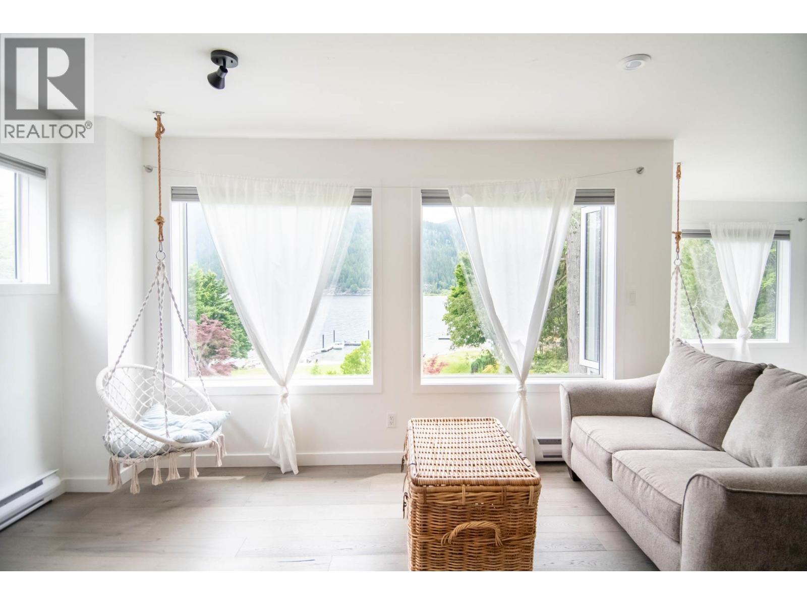 4161 HEROUX Road, Nelson