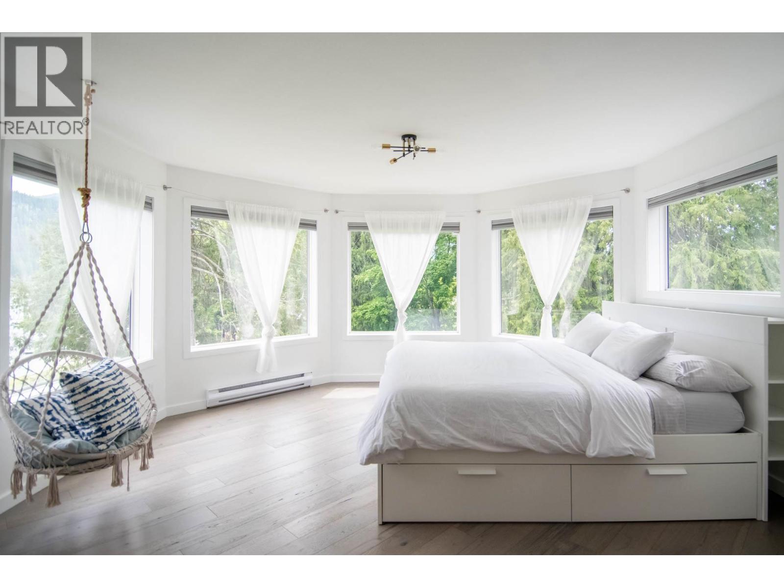 4161 HEROUX Road, Nelson