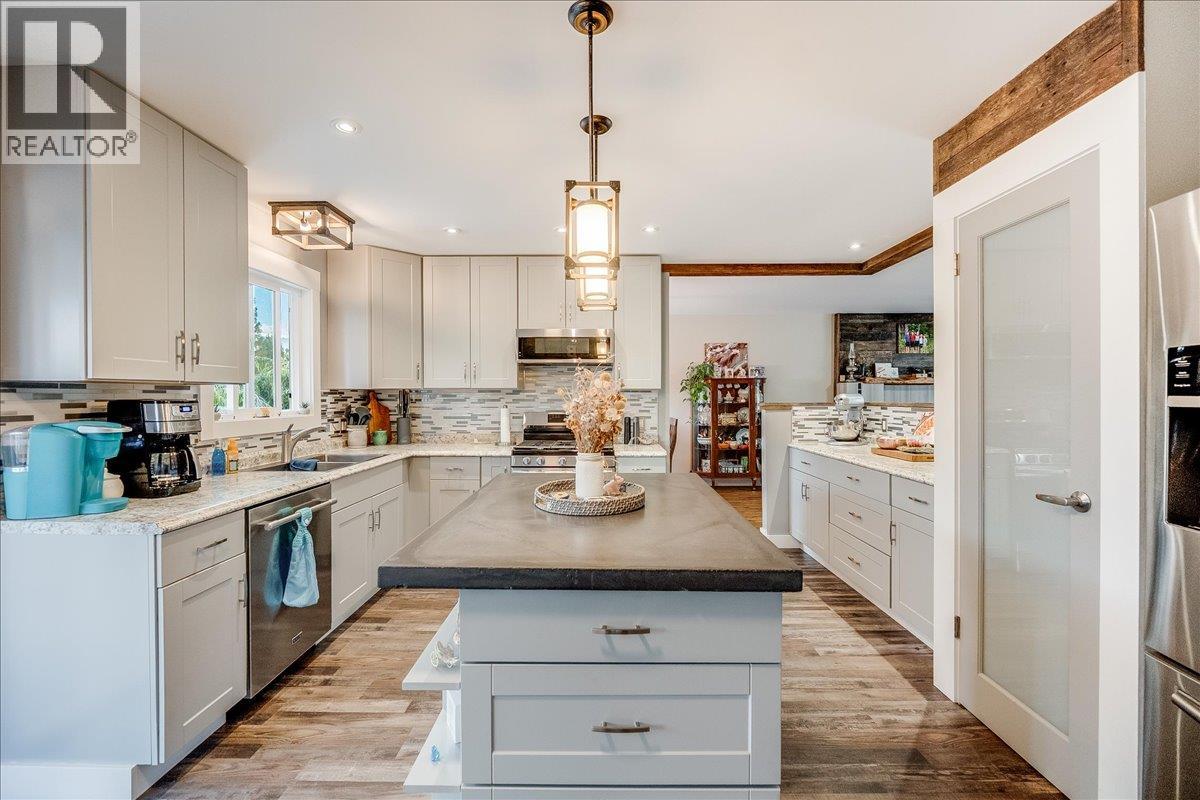 2621 10th Avenue, Castlegar