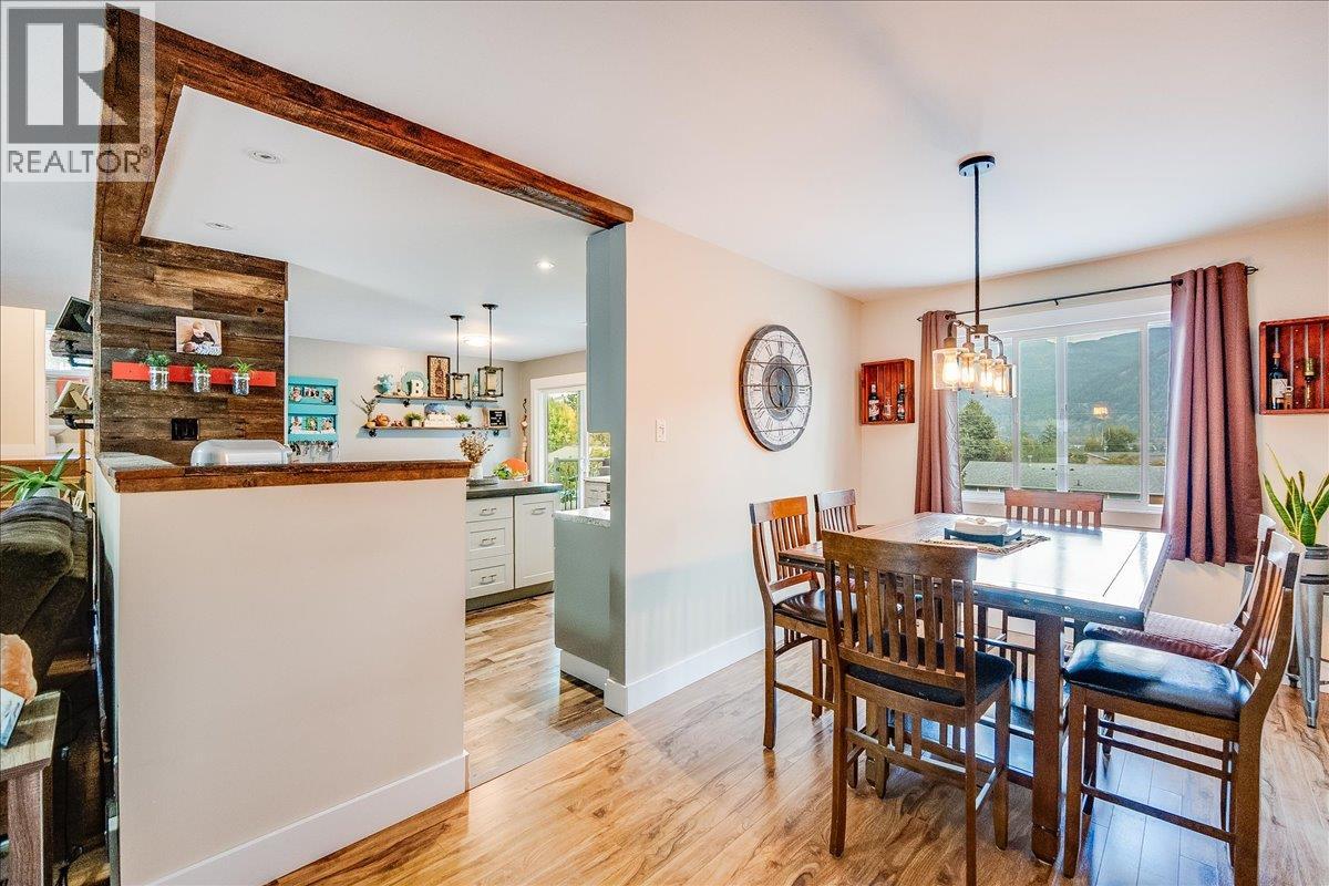 2621 10th Avenue, Castlegar