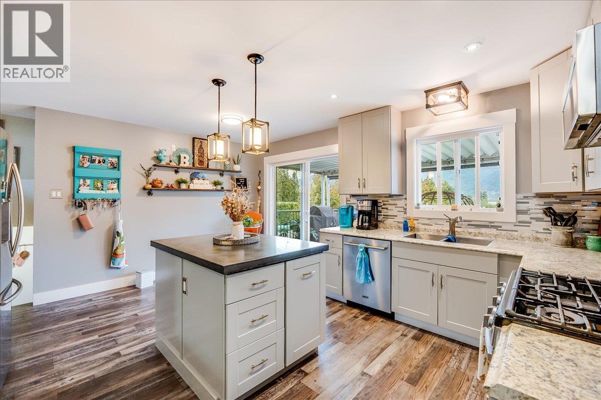2621 10th Avenue, Castlegar