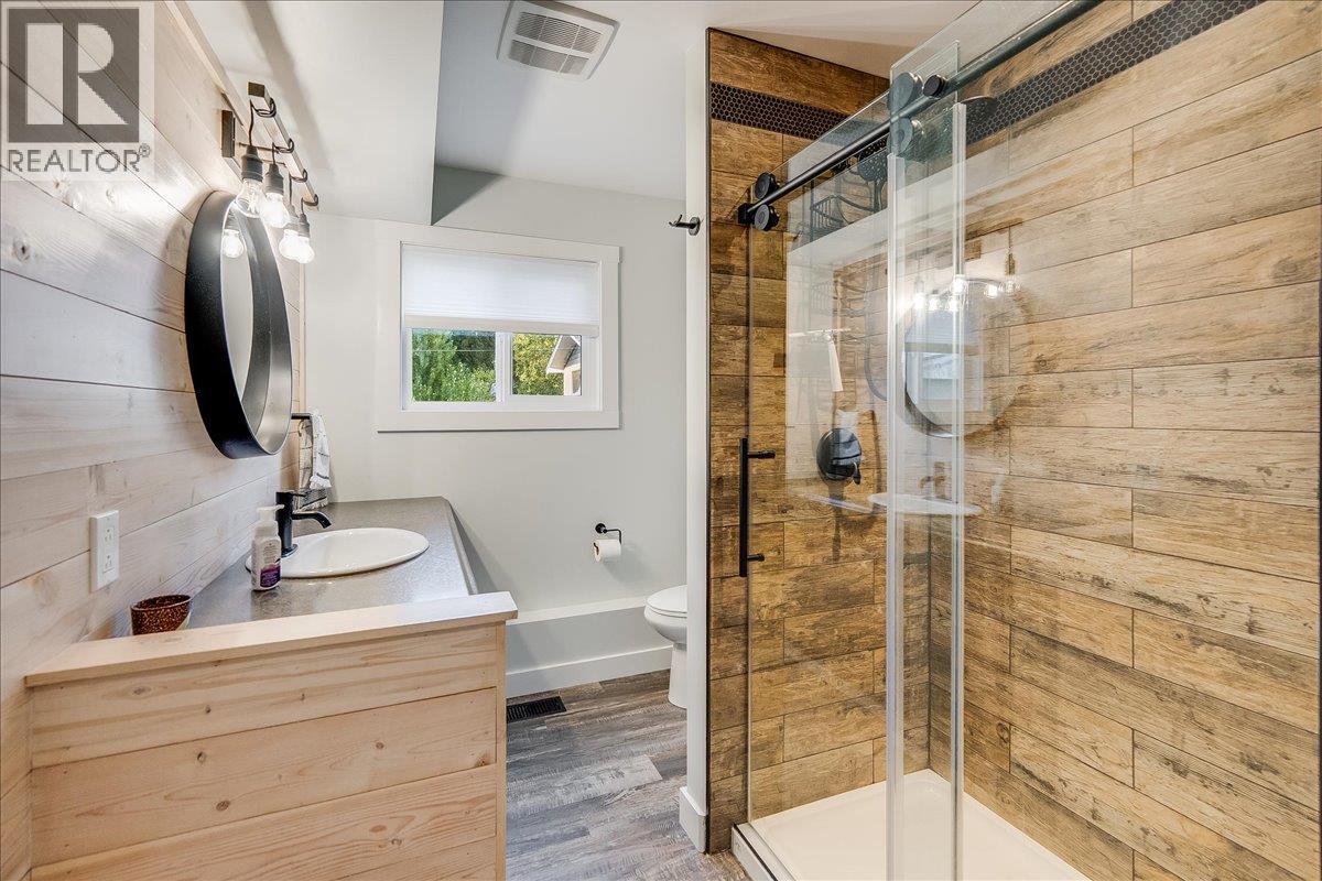 2621 10th Avenue, Castlegar