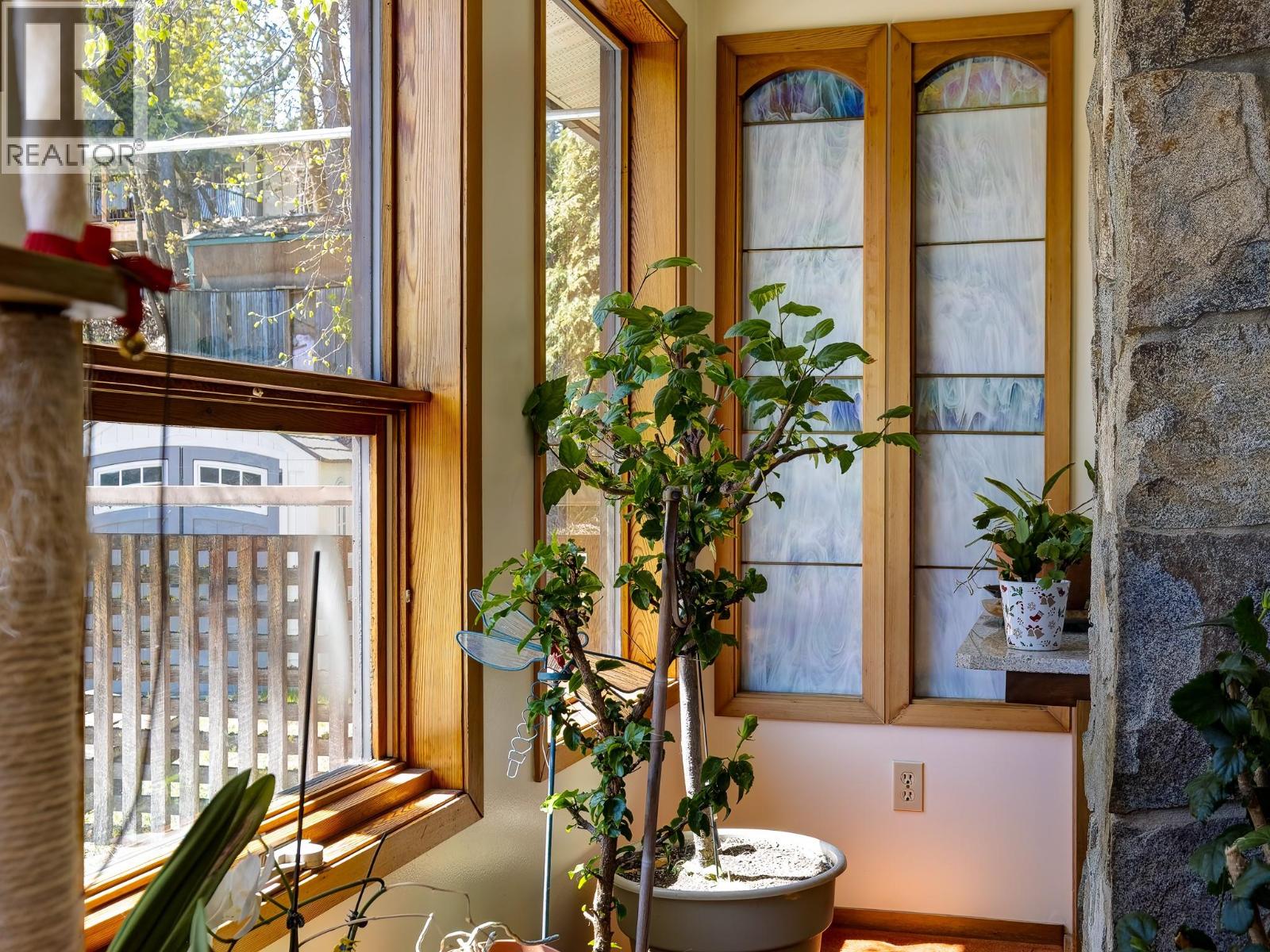 1750 Phoenix Avenue, Rossland