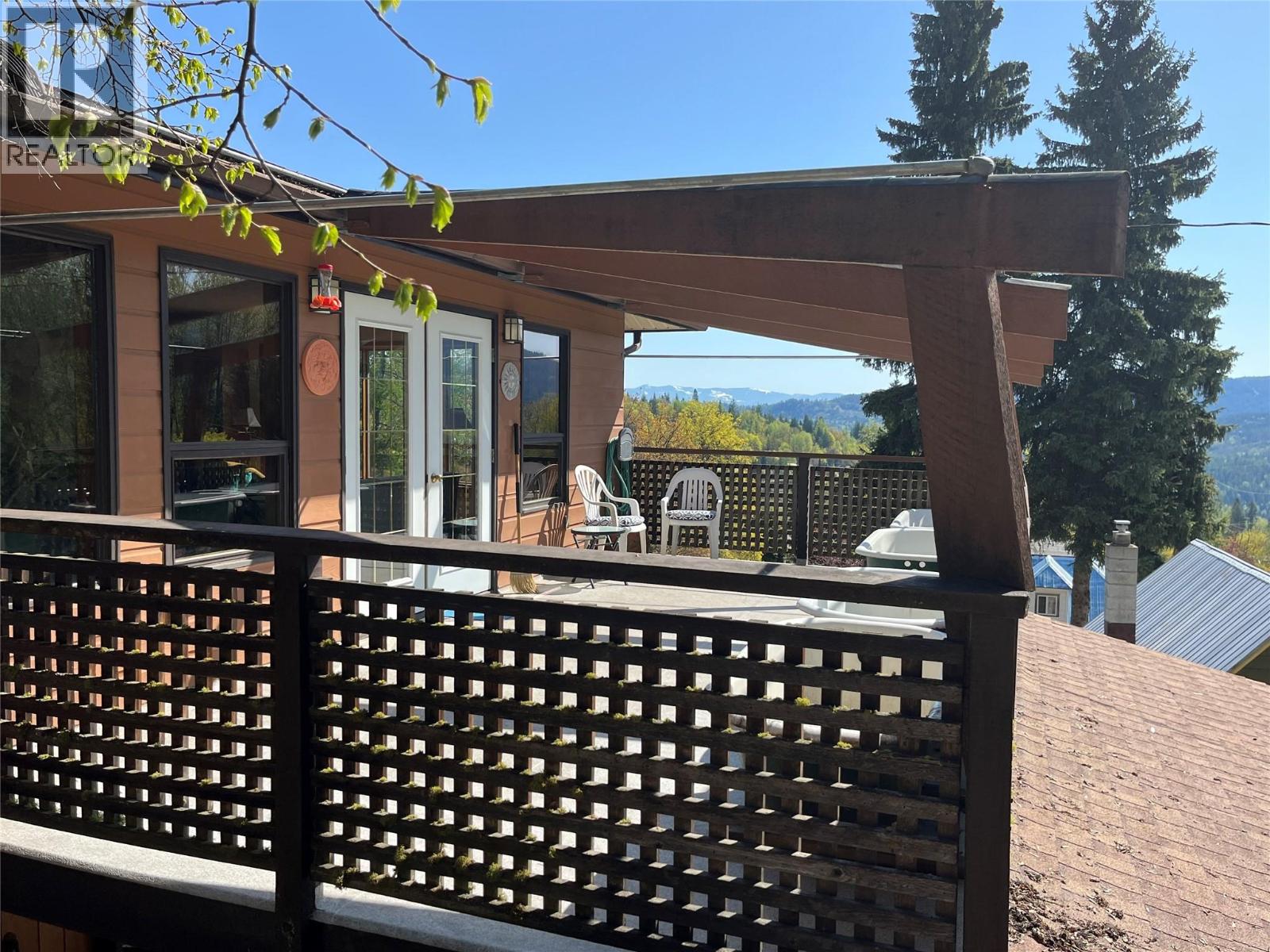 1750 Phoenix Avenue, Rossland