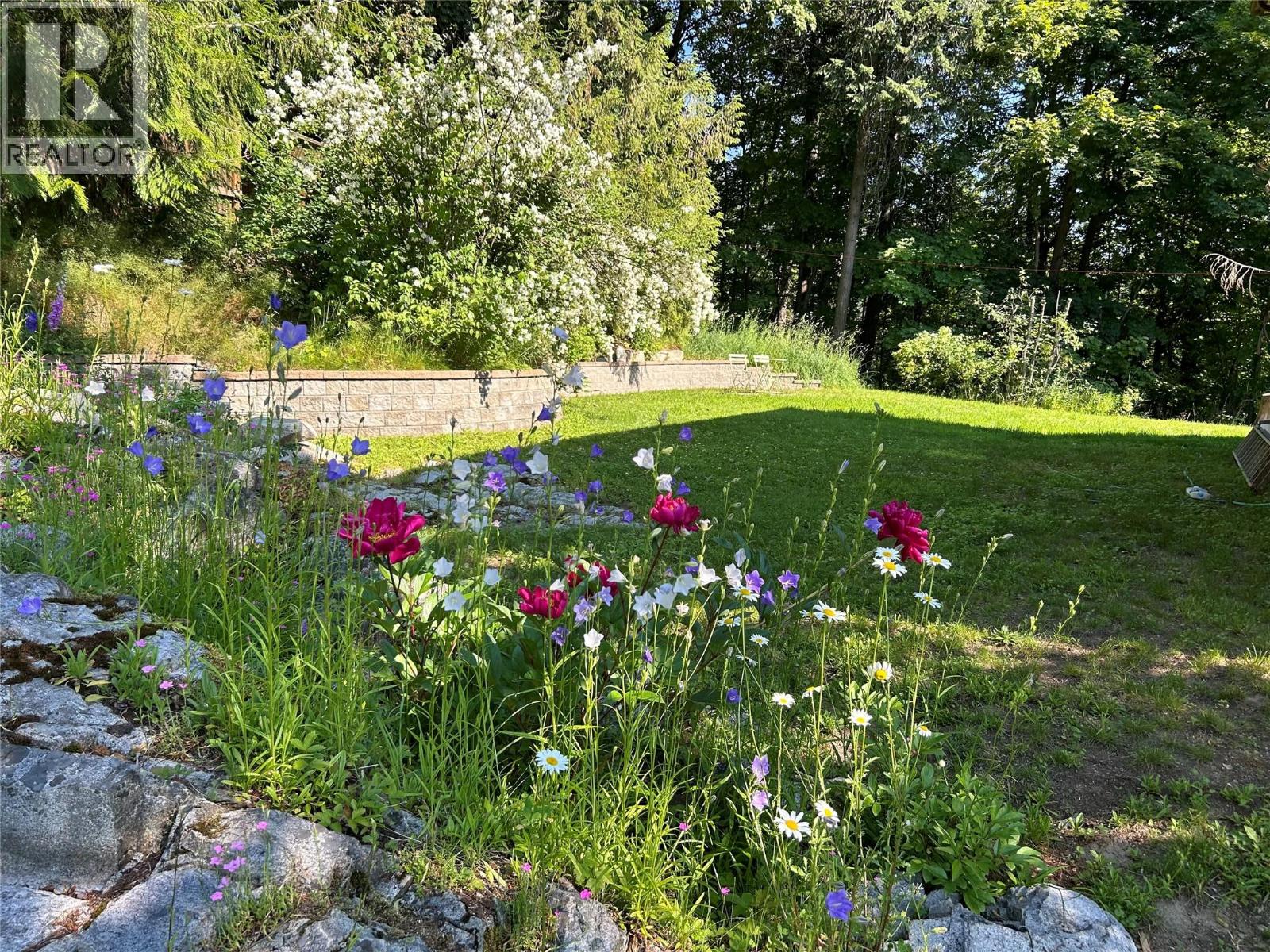 1750 Phoenix Avenue, Rossland
