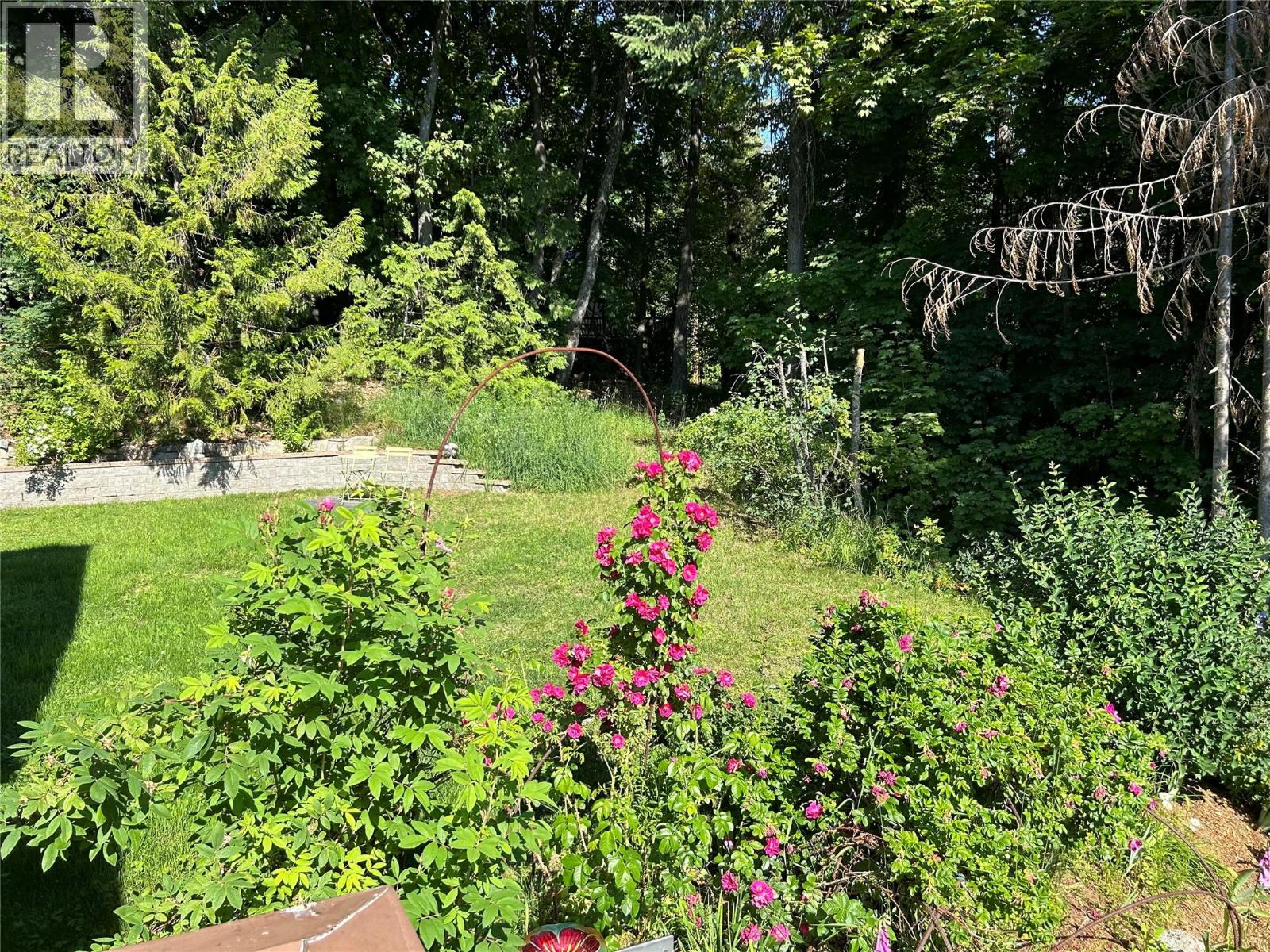1750 Phoenix Avenue, Rossland