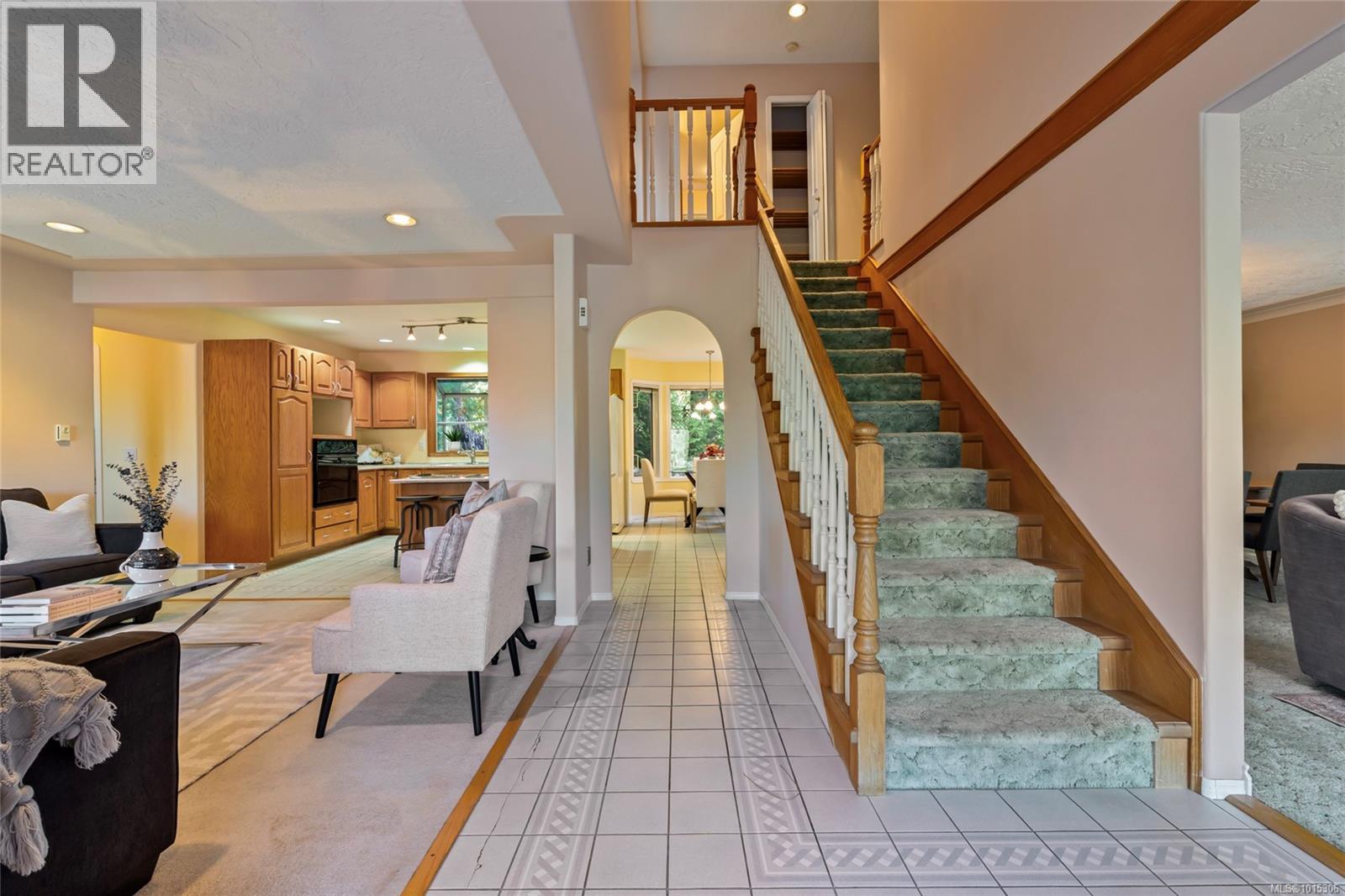  1575 Dean Park Road, North Saanich