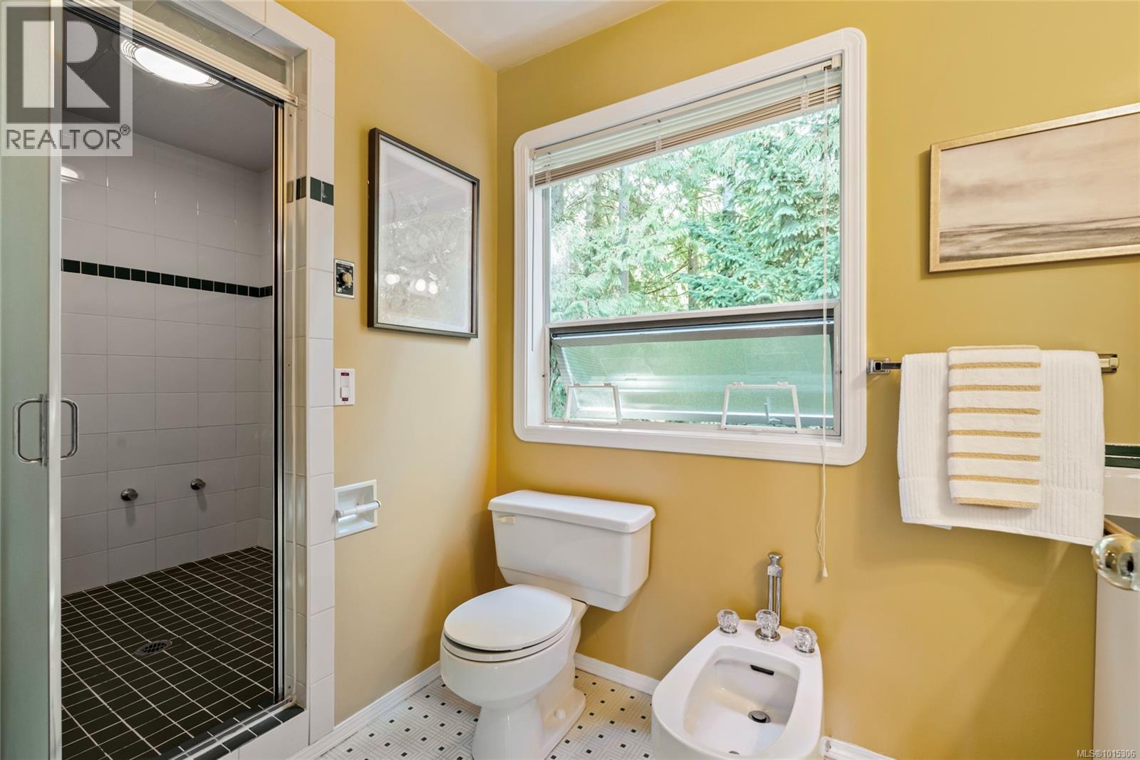  1575 Dean Park Road, North Saanich