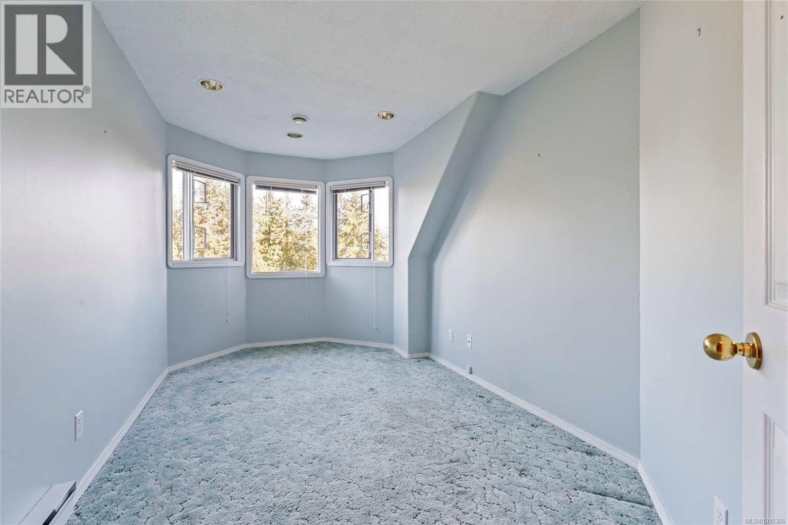  1575 Dean Park Road, North Saanich