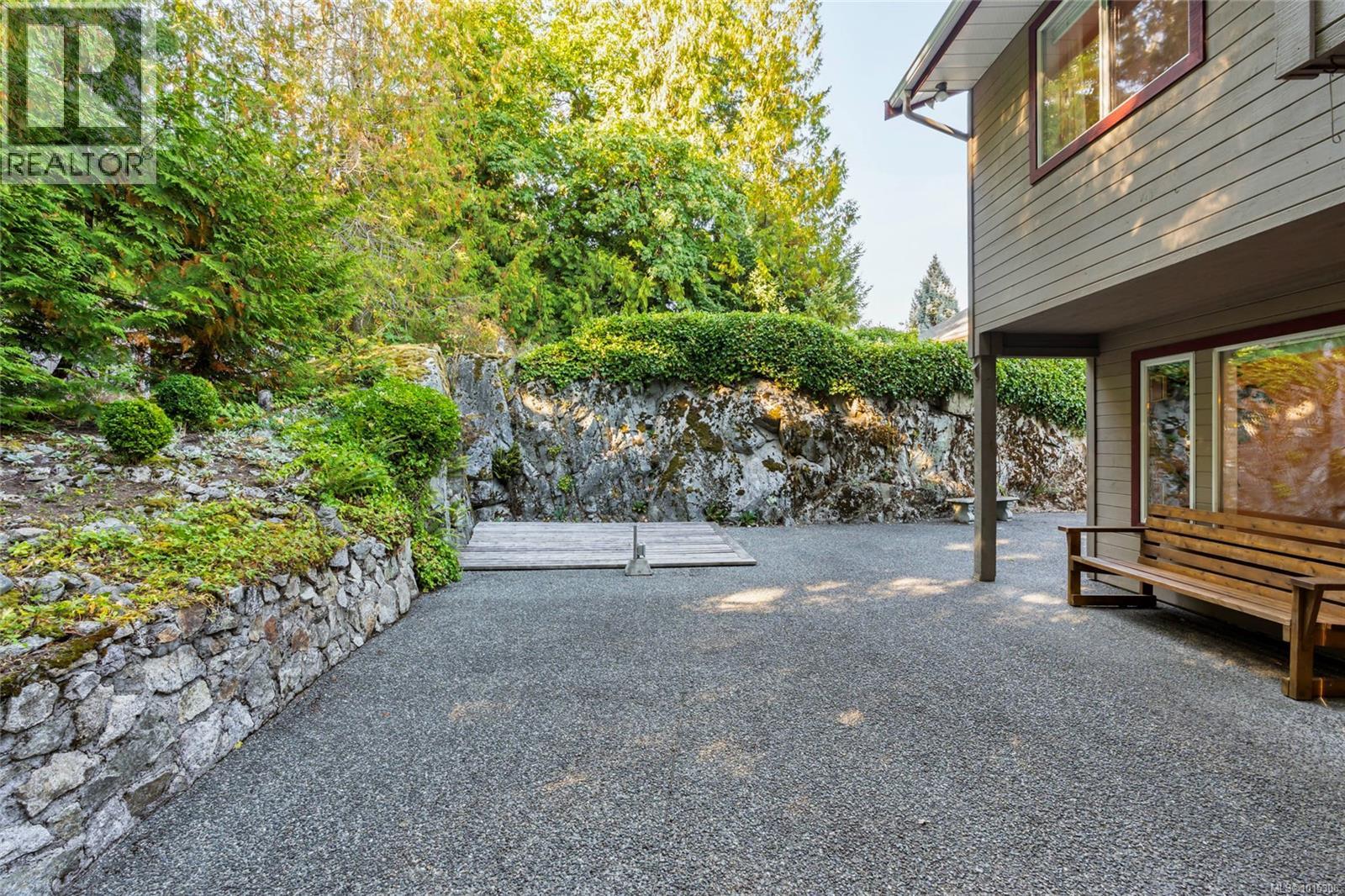  1575 Dean Park Road, North Saanich