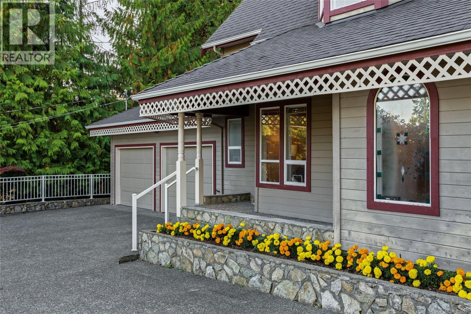  1575 Dean Park Road, North Saanich