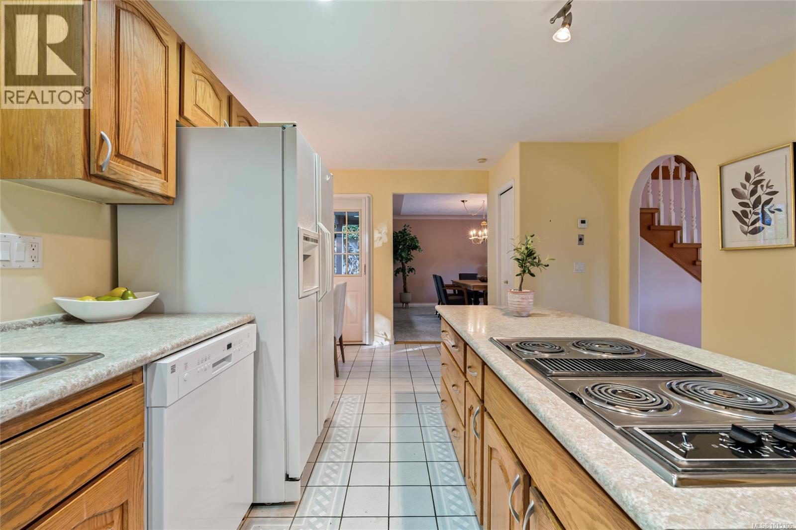  1575 Dean Park Road, North Saanich