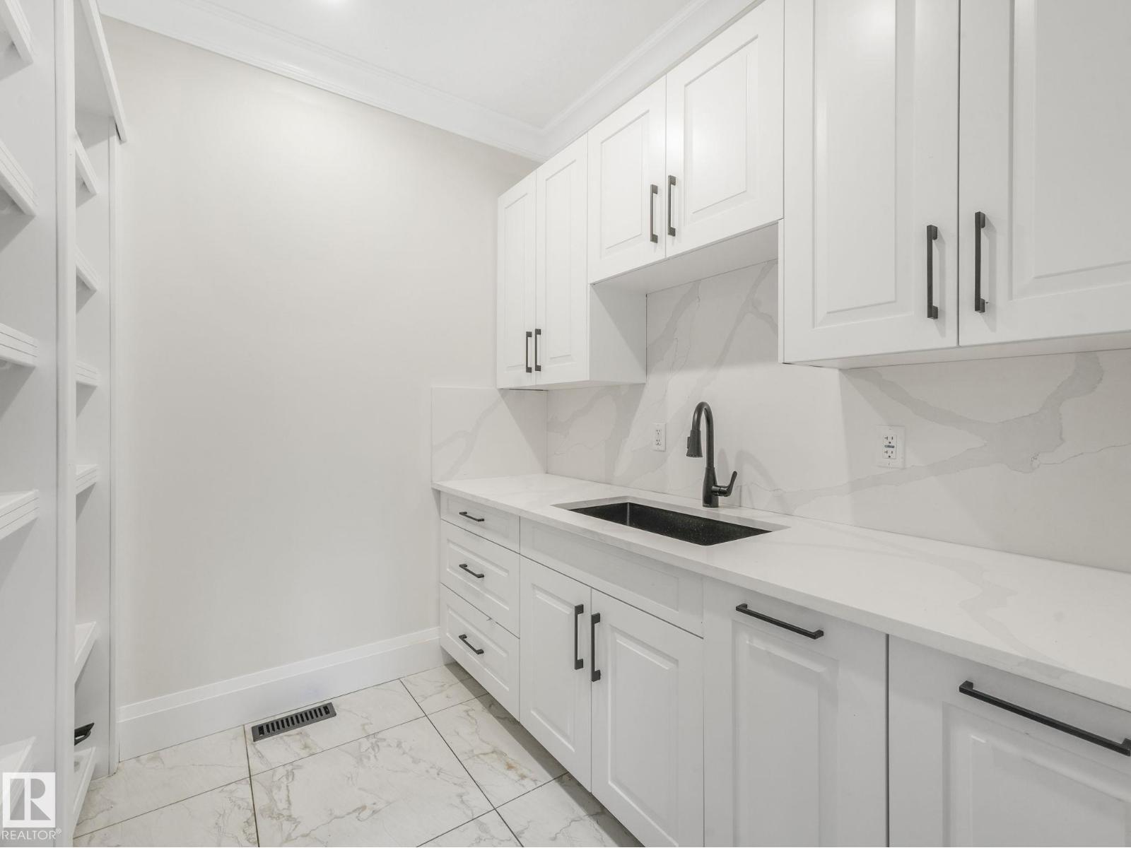 10821 128 ST NW, Edmonton