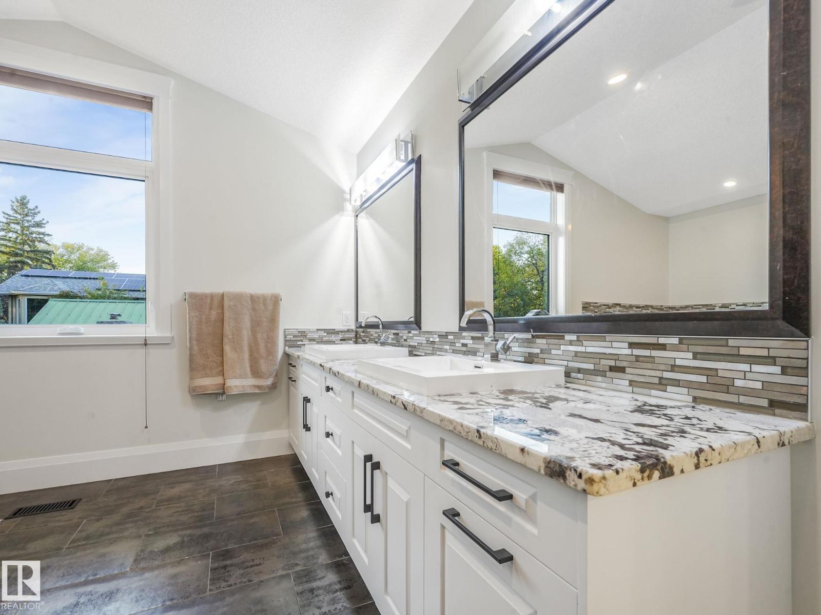 10821 128 ST NW, Edmonton