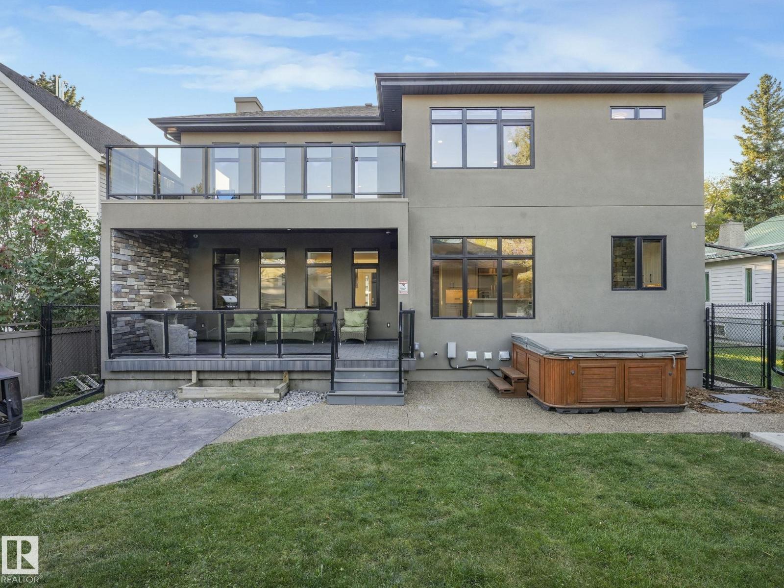 10821 128 ST NW, Edmonton