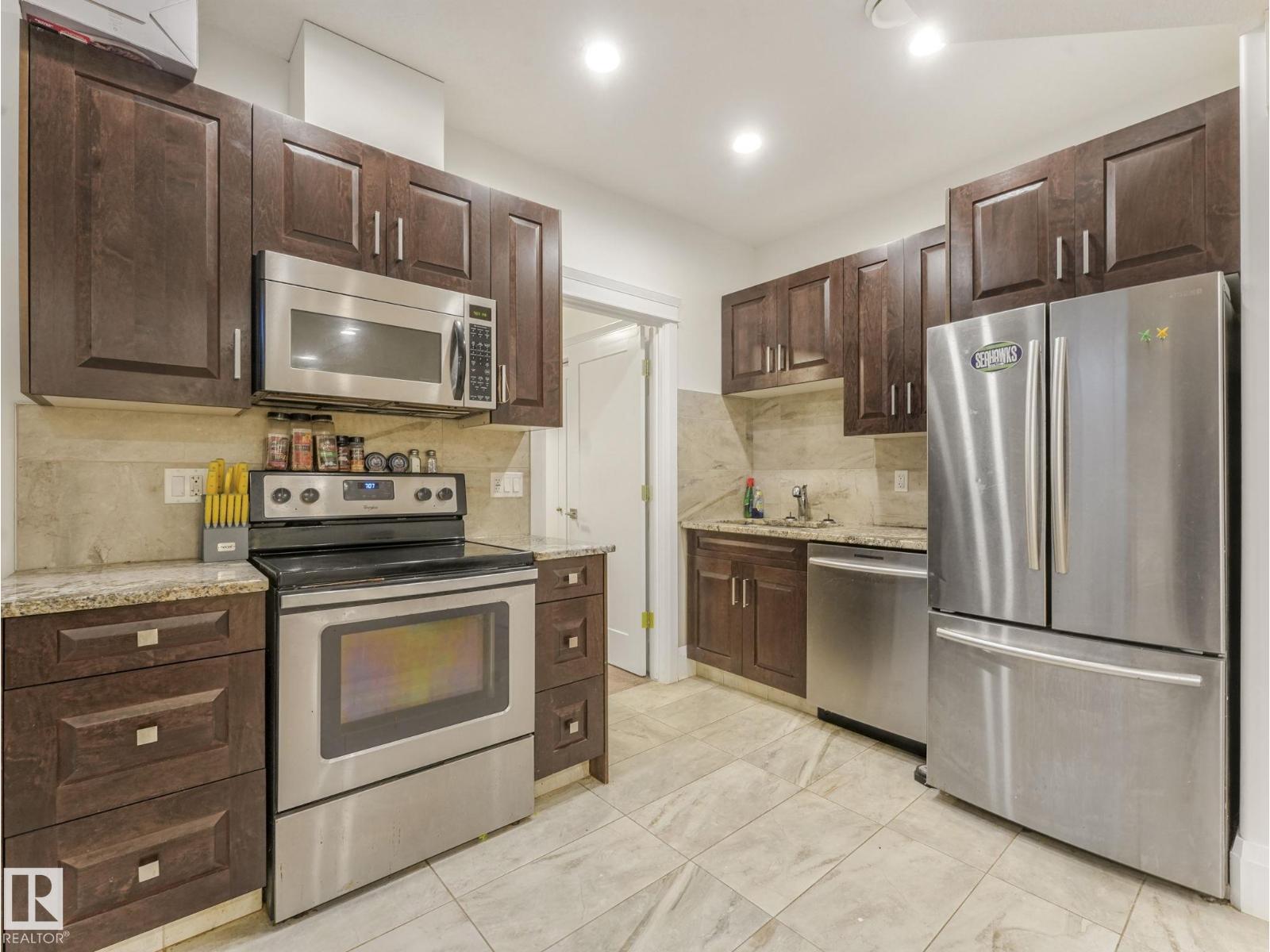 10821 128 ST NW, Edmonton