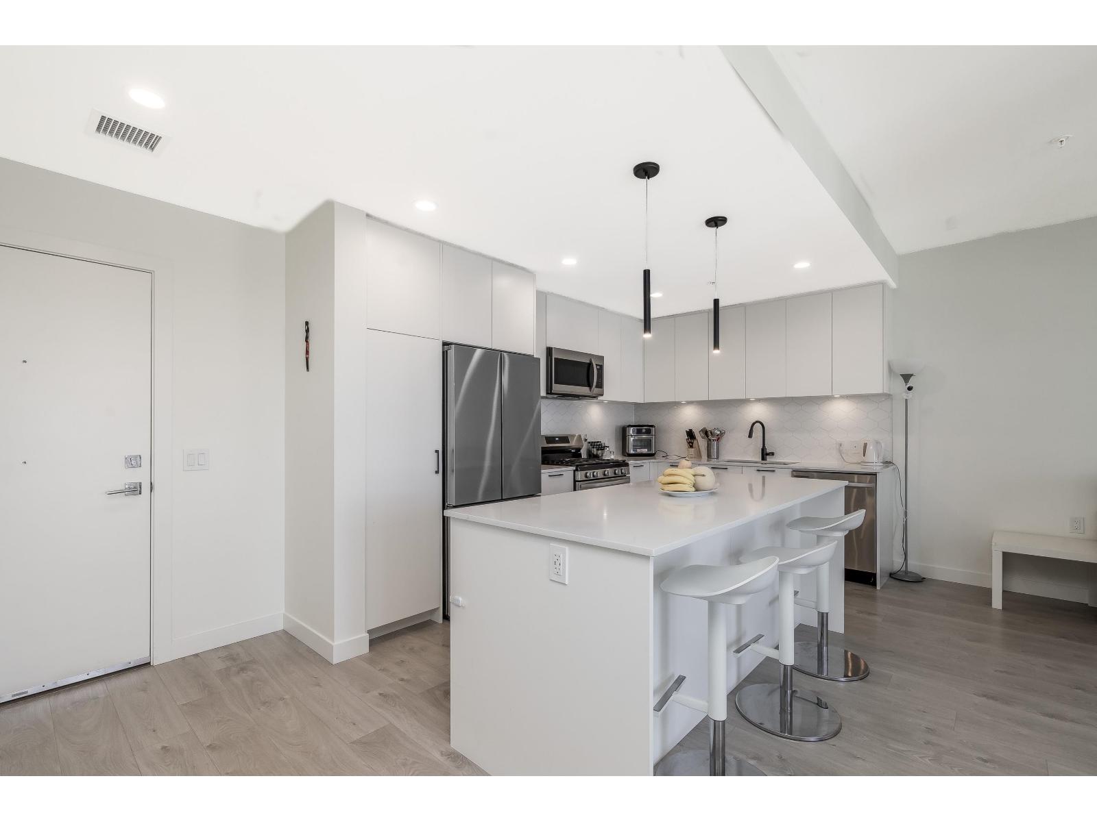 609 8379 201 STREET, Langley