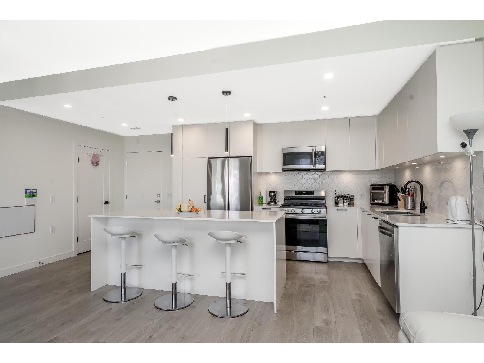 609 8379 201 STREET, Langley