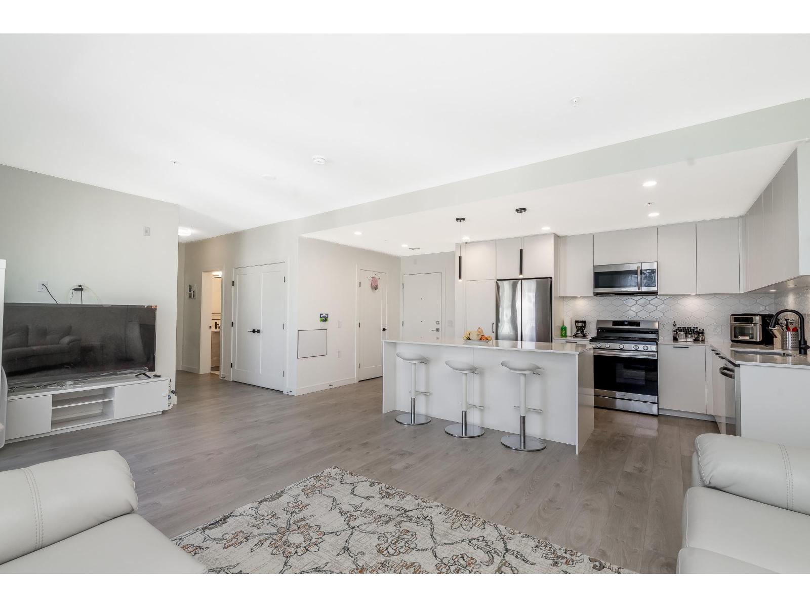 609 8379 201 STREET, Langley