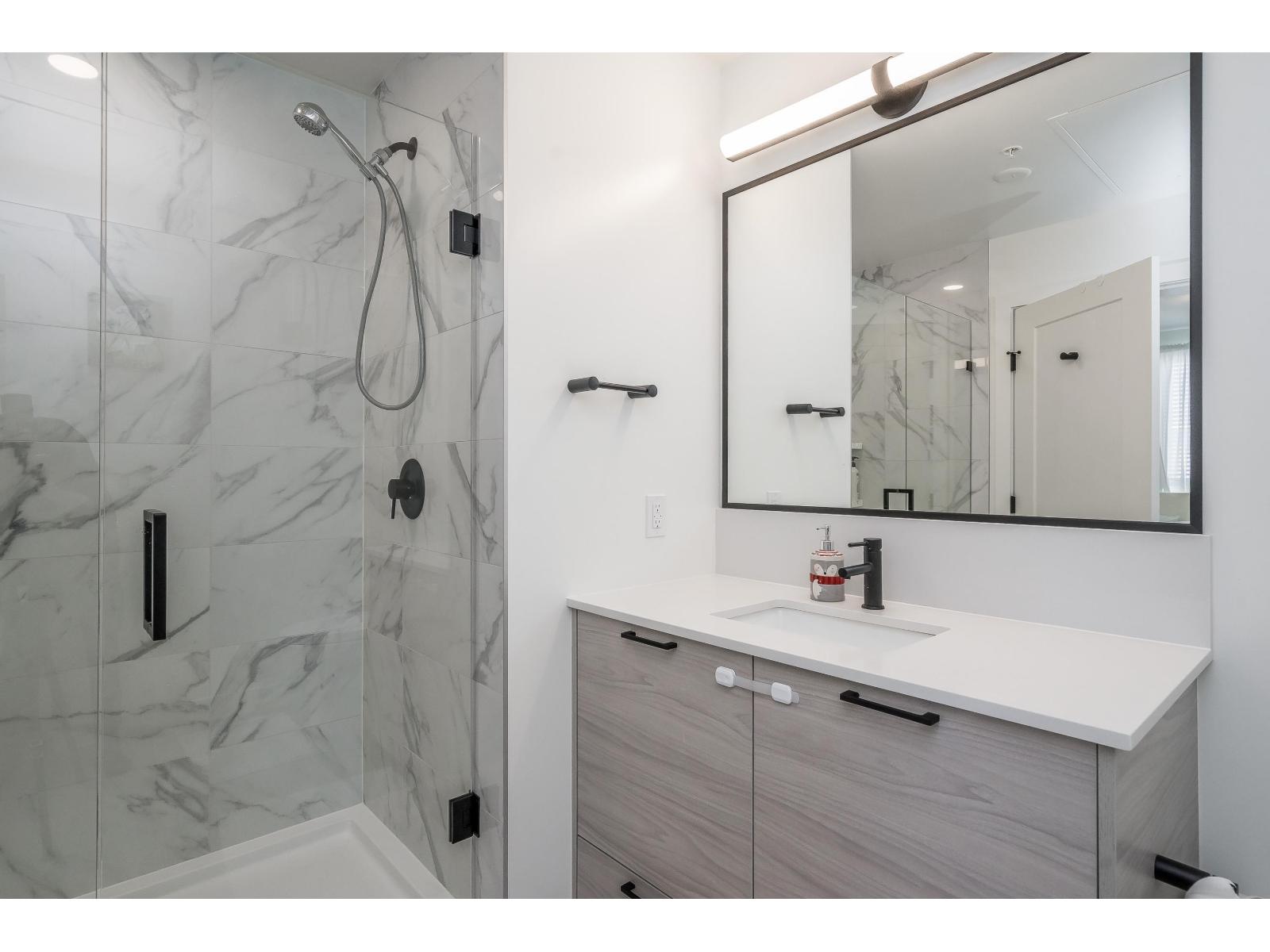609 8379 201 STREET, Langley