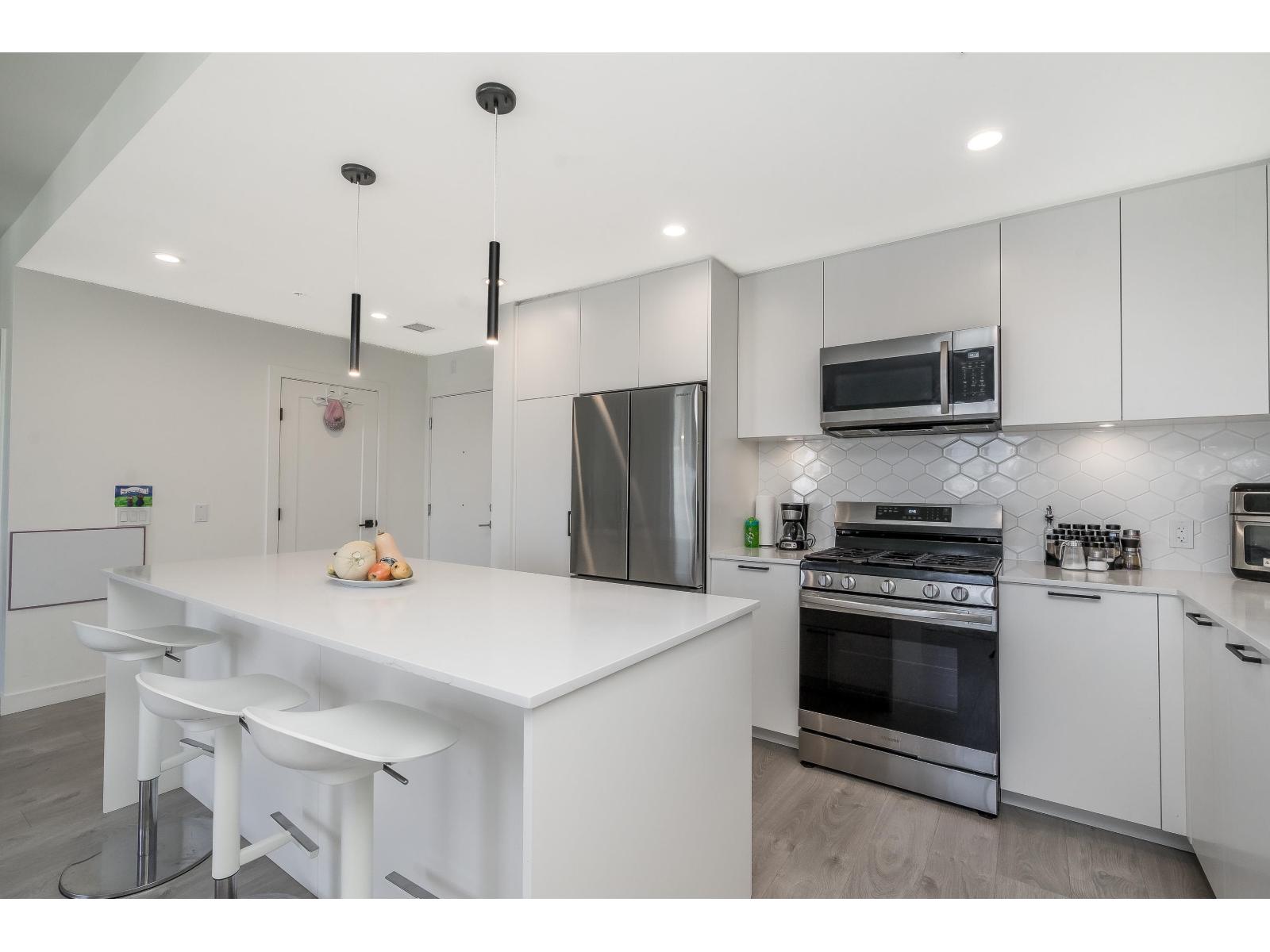 609 8379 201 STREET, Langley