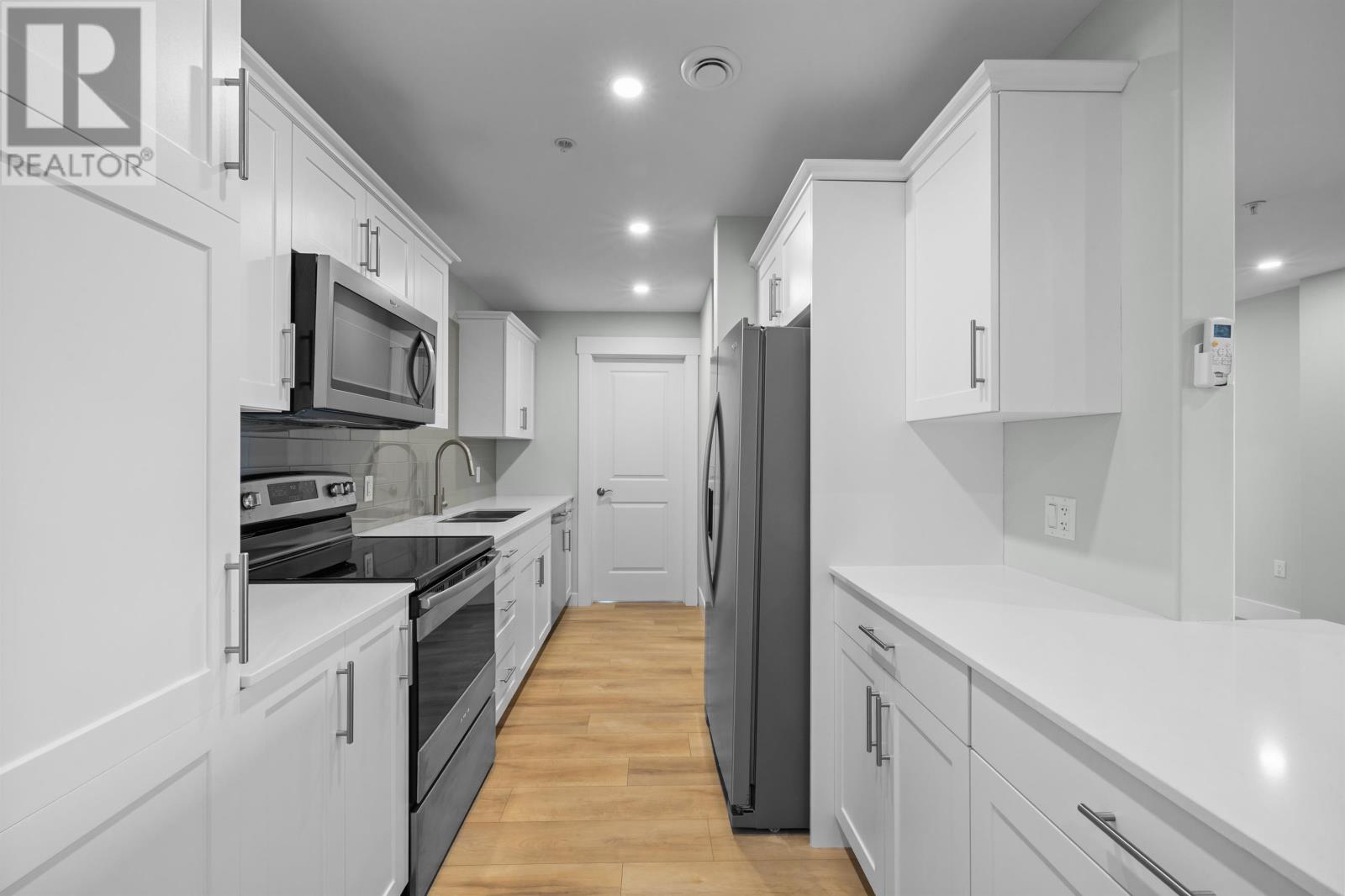 #303 18 GILBERT DRIVE - 23