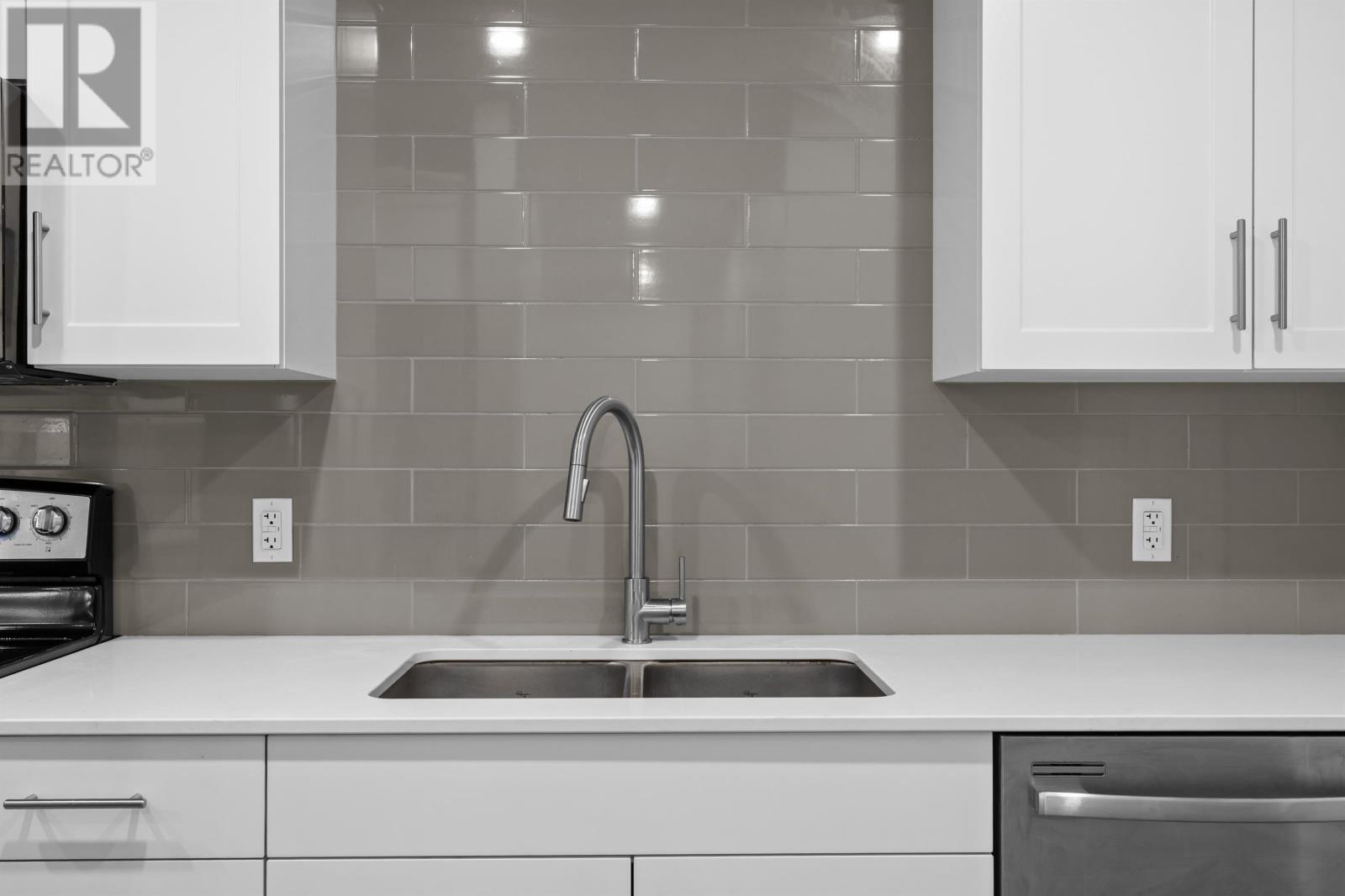 #303 18 GILBERT DRIVE - 25