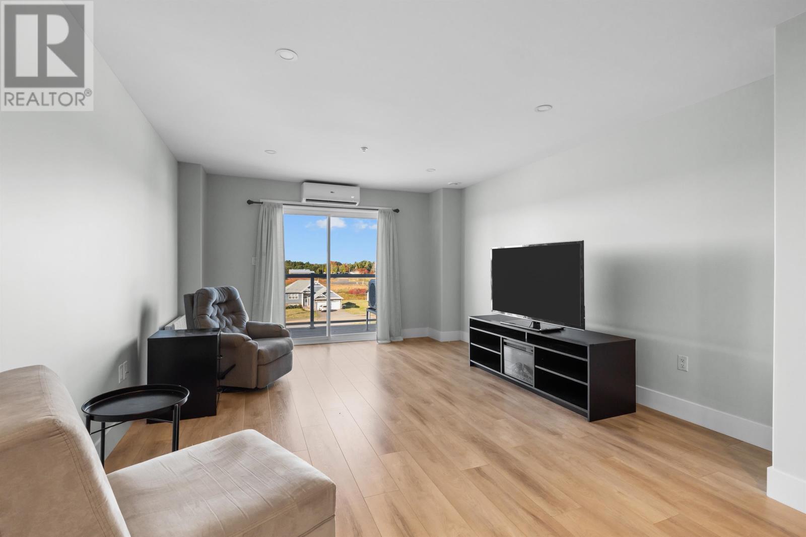 #303 18 GILBERT DRIVE - 28