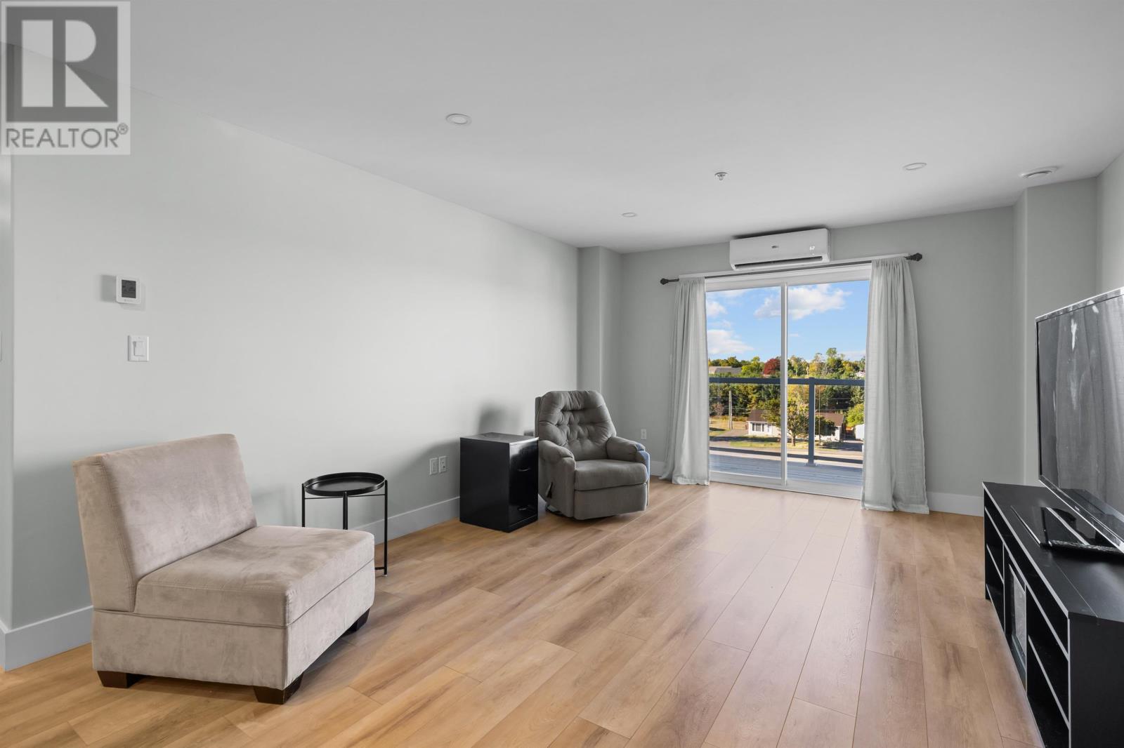 #303 18 GILBERT DRIVE - 29