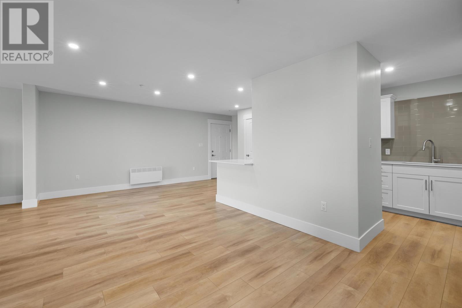 #303 18 GILBERT DRIVE - 31