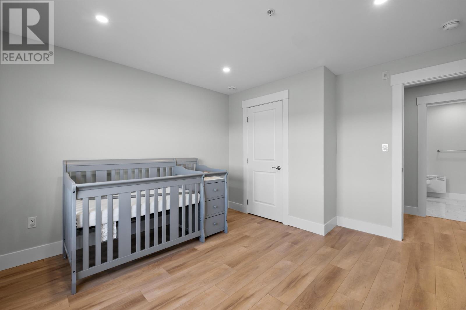 #303 18 GILBERT DRIVE - 35