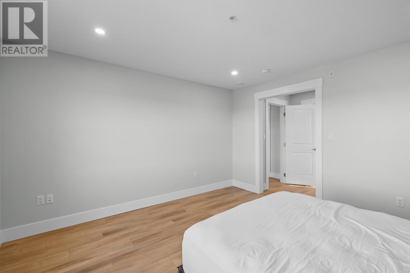 #303 18 GILBERT DRIVE - 38