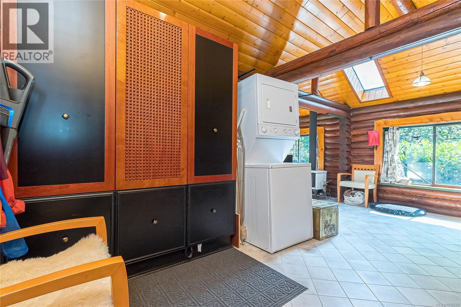 3626 Christina Dr, Cobble Hill