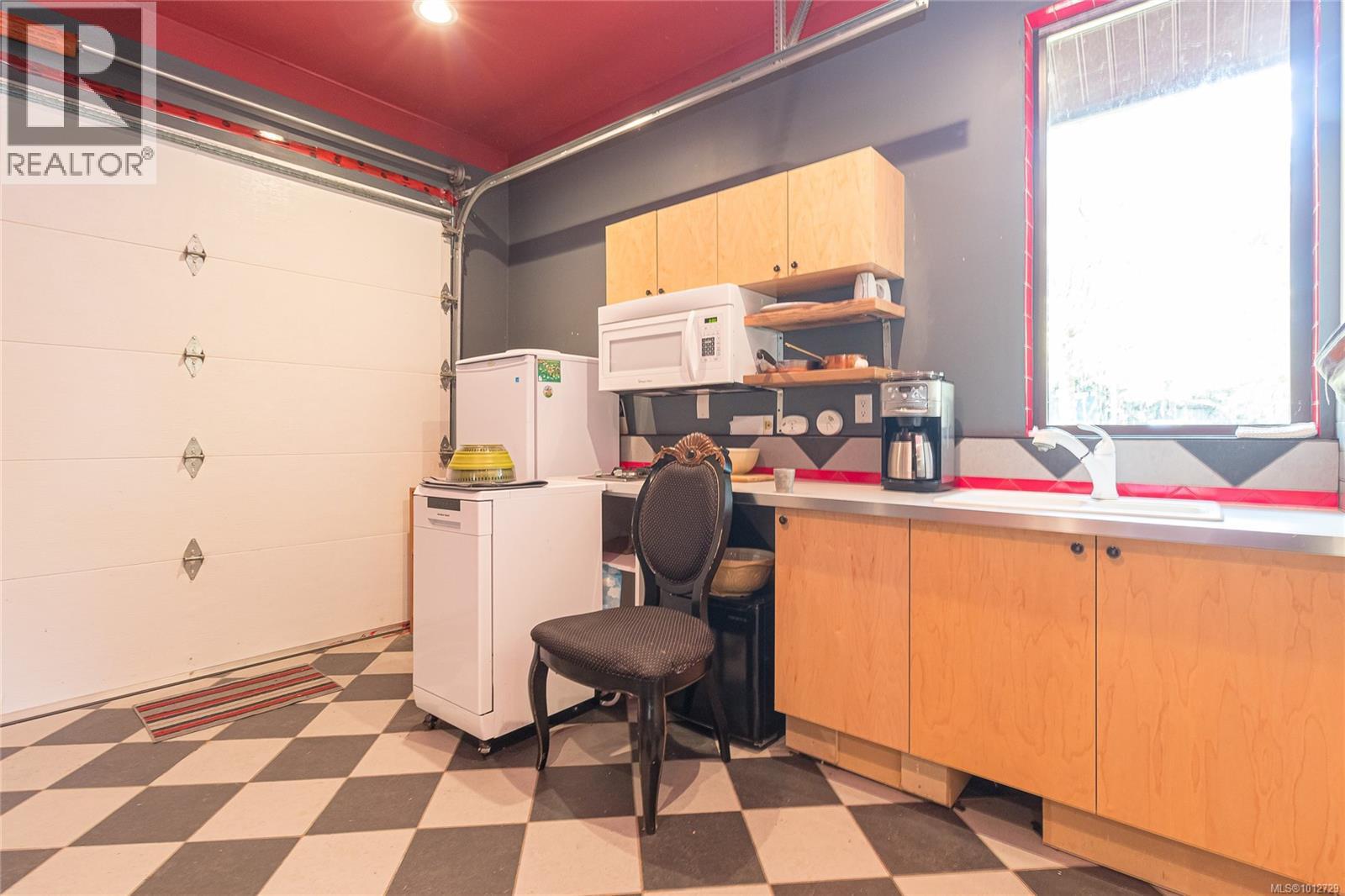 3626 Christina Dr, Cobble Hill