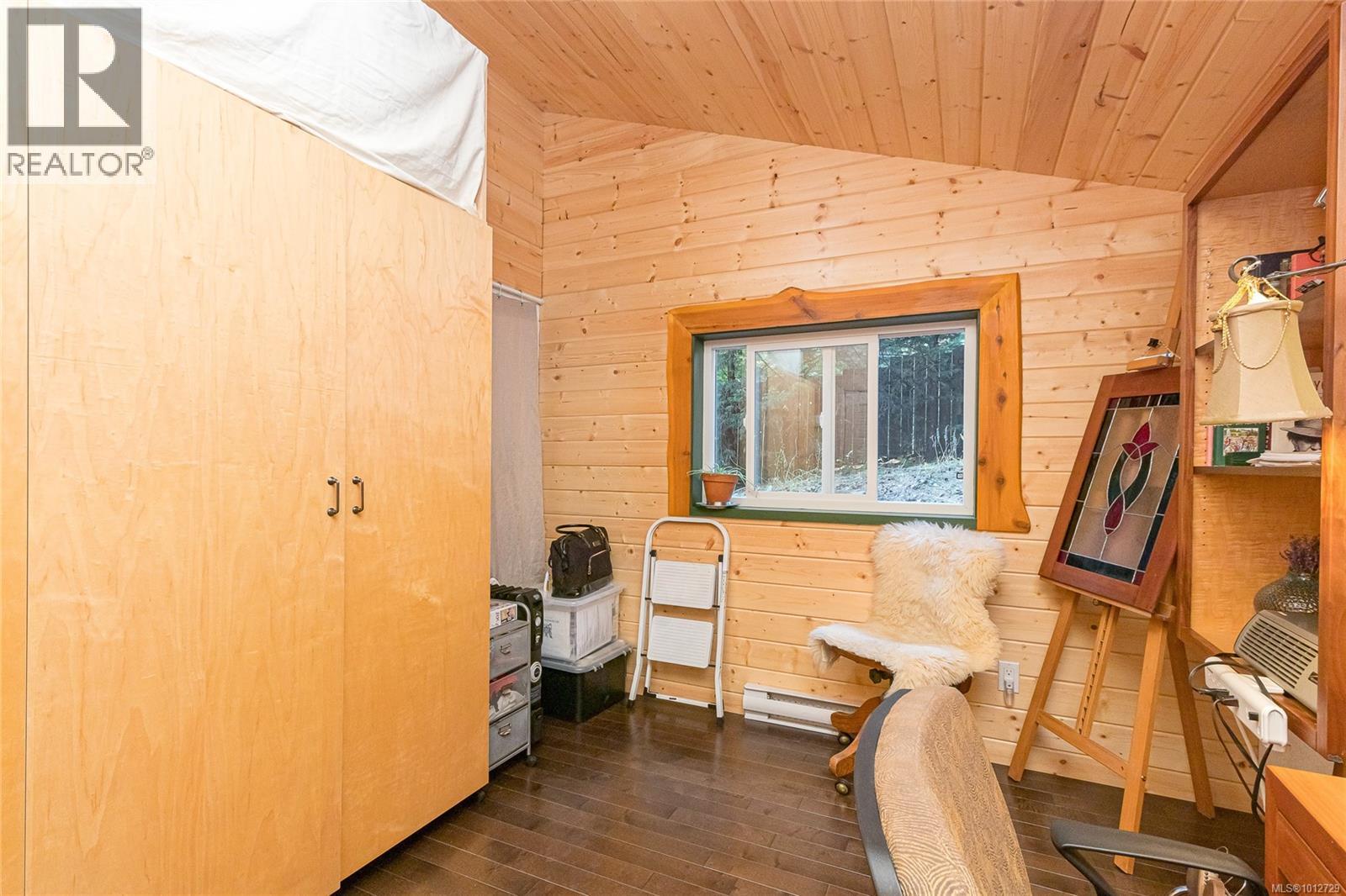 3626 Christina Dr, Cobble Hill