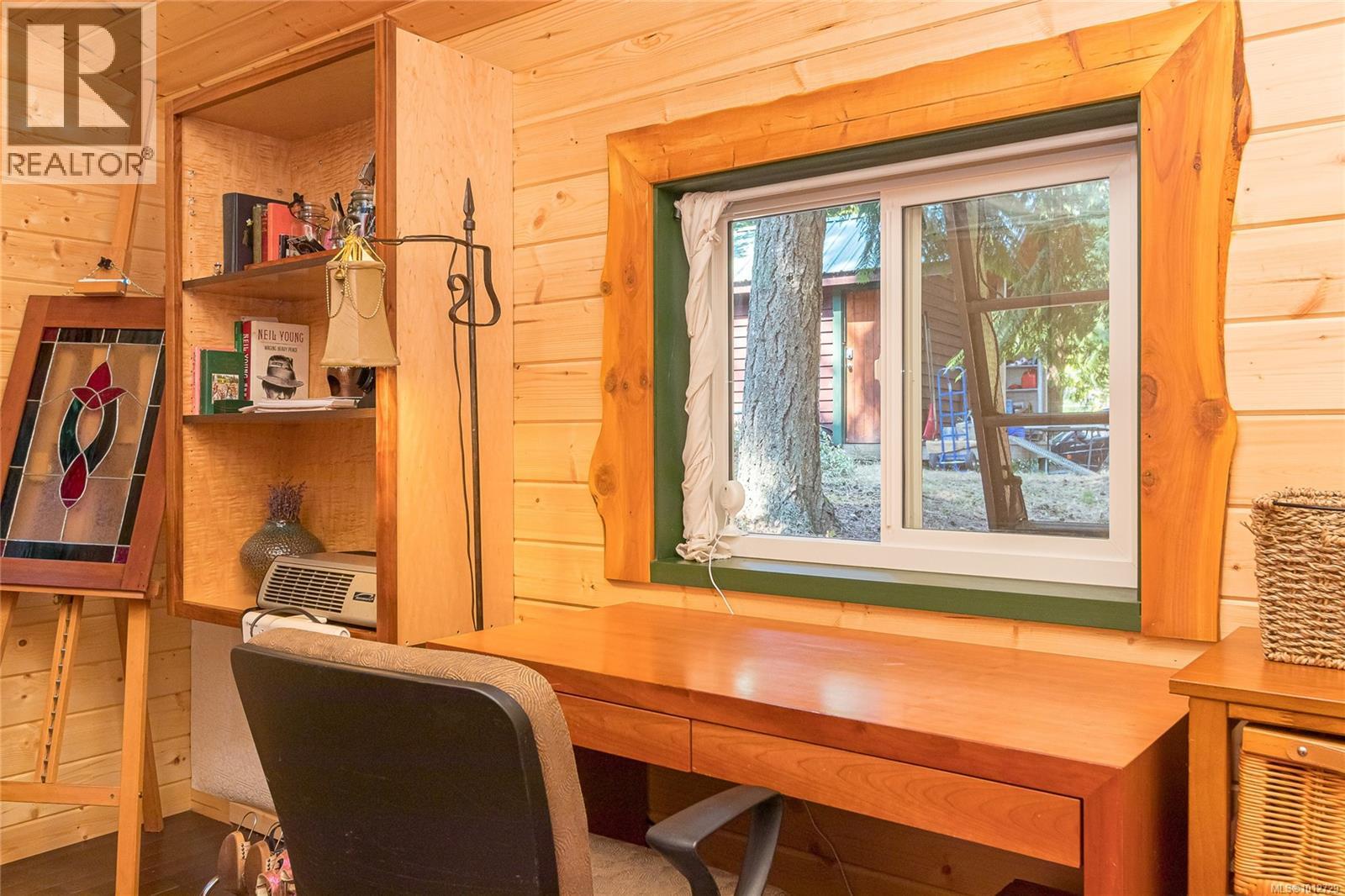 3626 Christina Dr, Cobble Hill