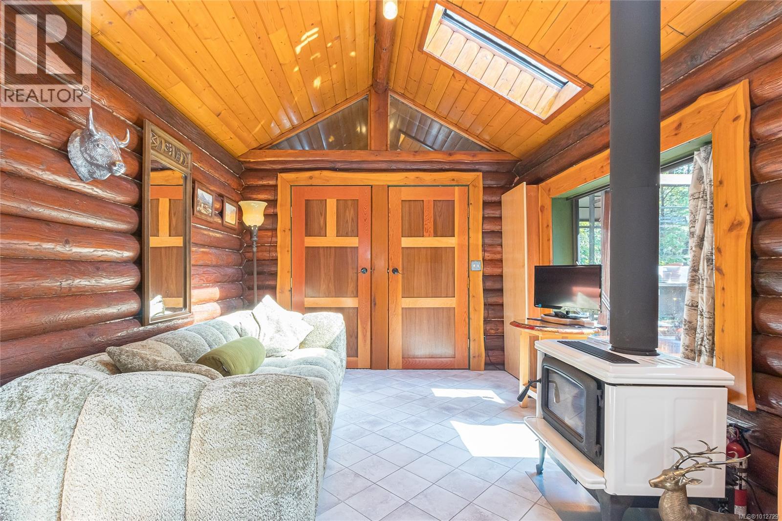 3626 Christina Dr, Cobble Hill