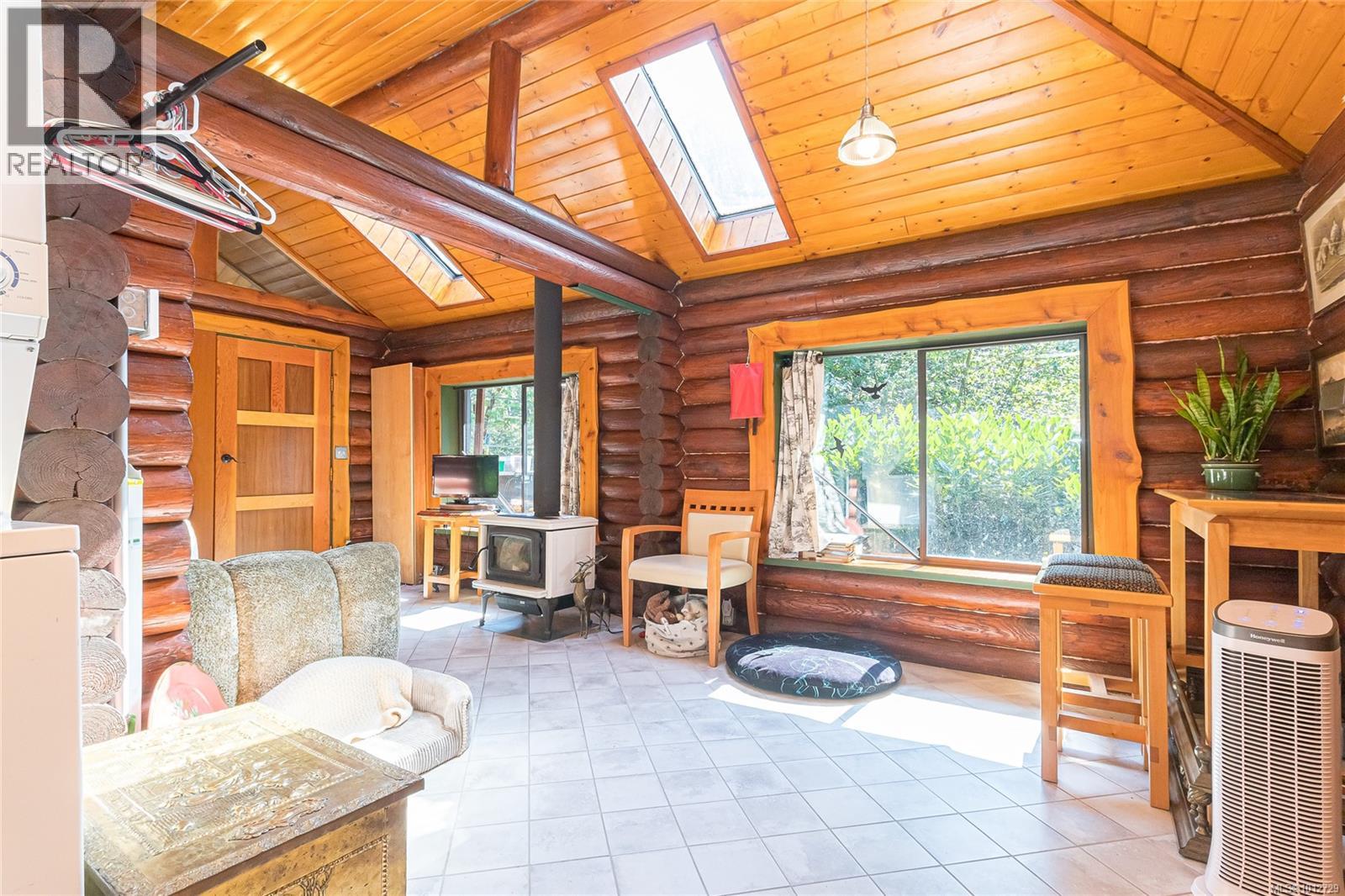 3626 Christina Dr, Cobble Hill