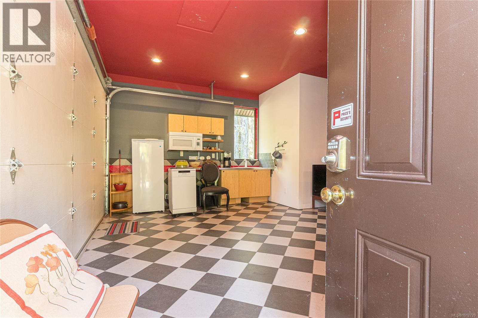 3626 Christina Dr, Cobble Hill