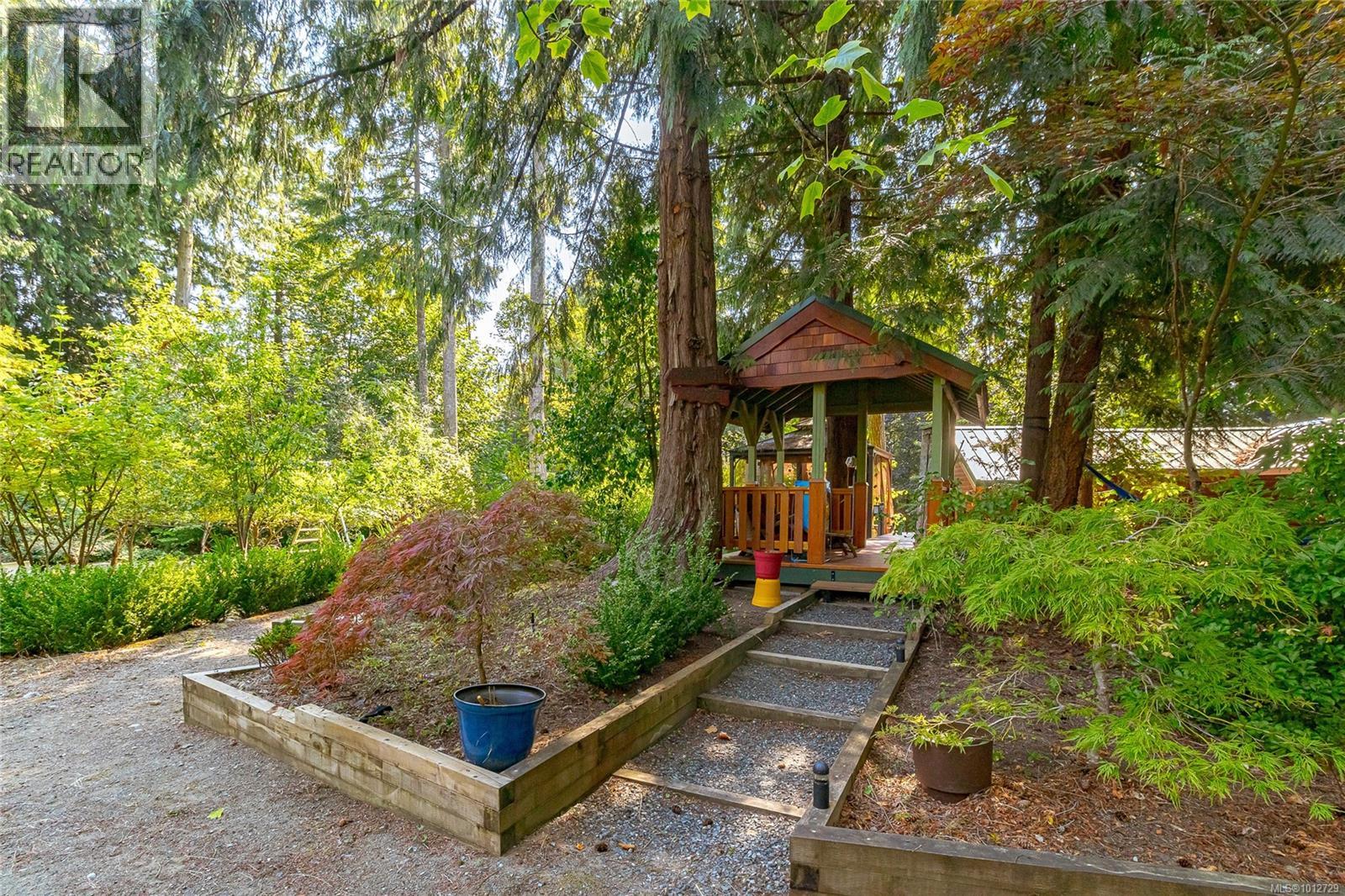 3626 Christina Dr, Cobble Hill