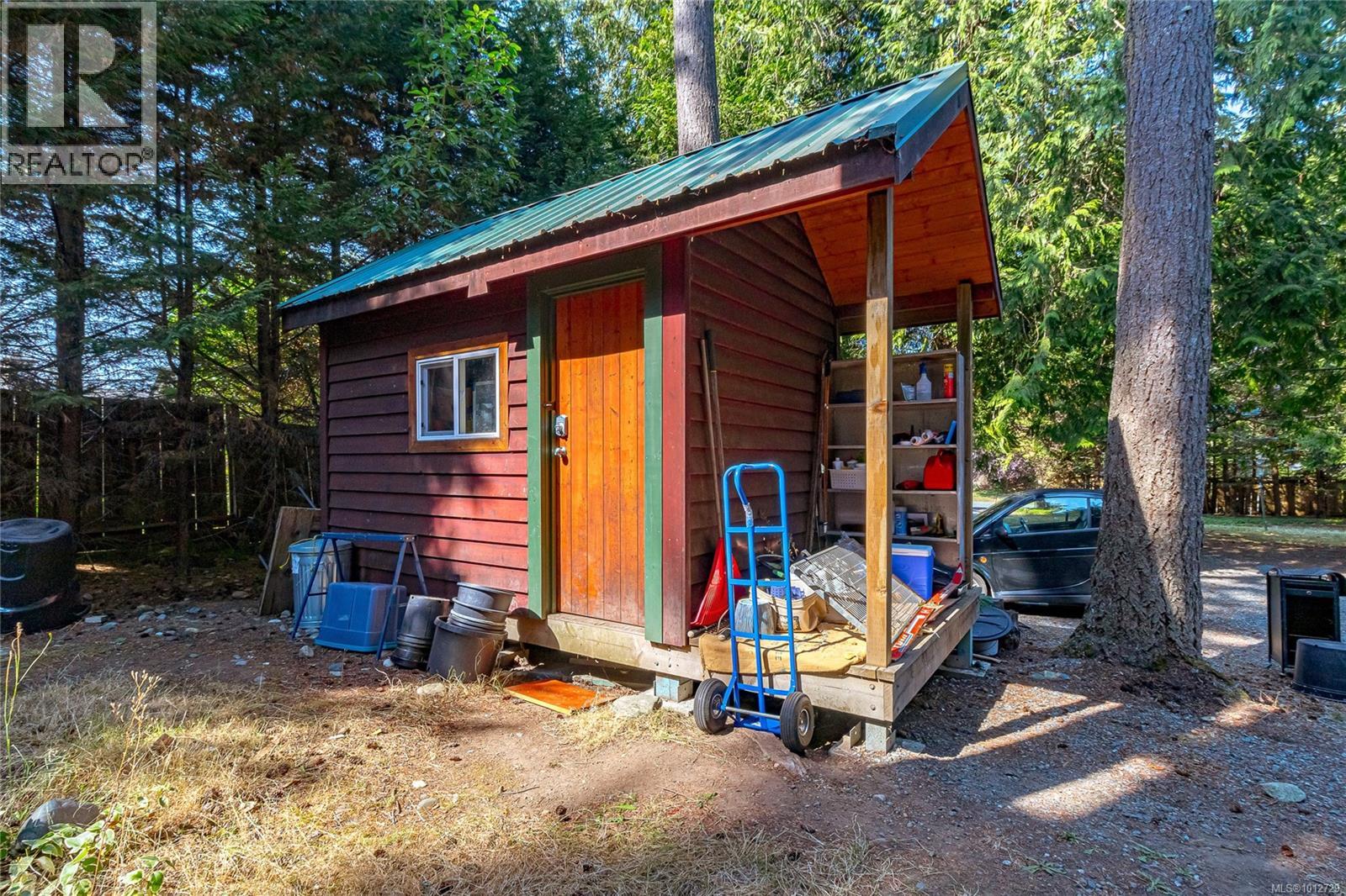 3626 Christina Dr, Cobble Hill