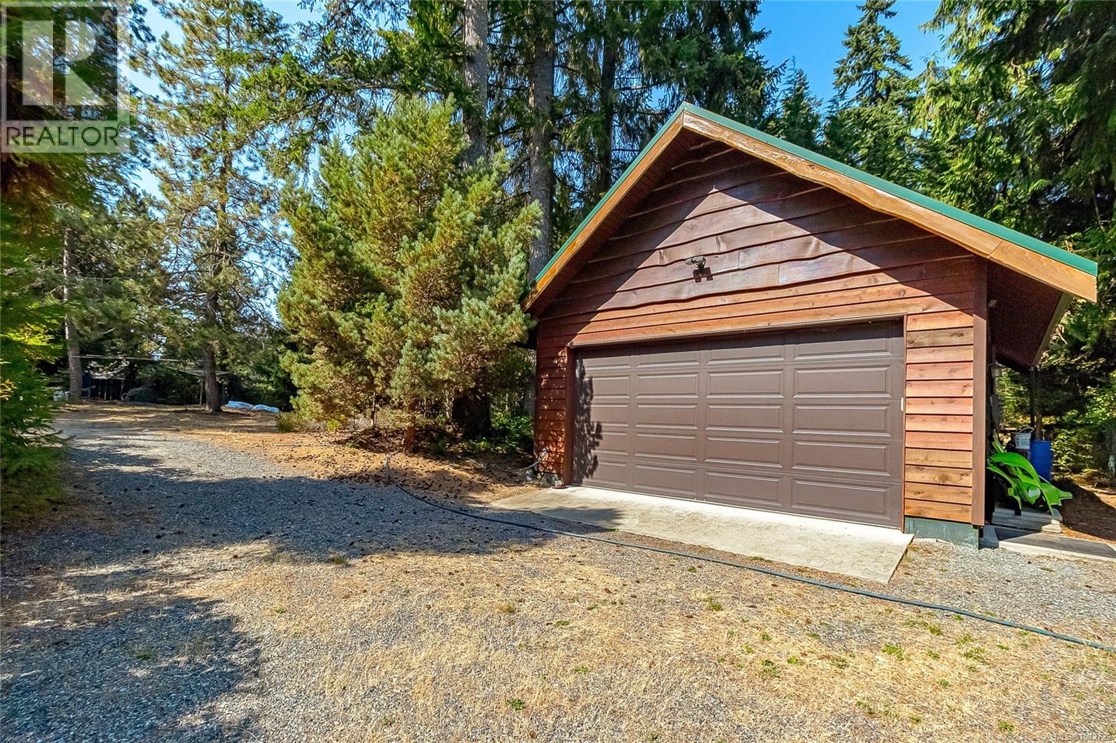 3626 Christina Dr, Cobble Hill