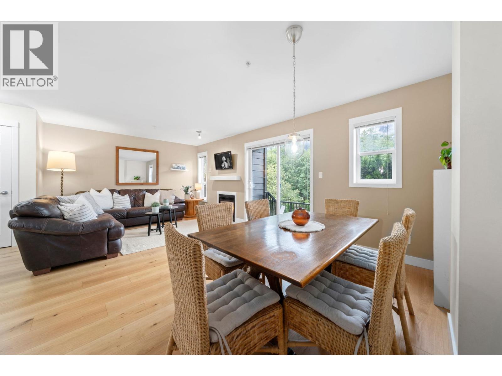 18 1204 MAIN STREET, Squamish
