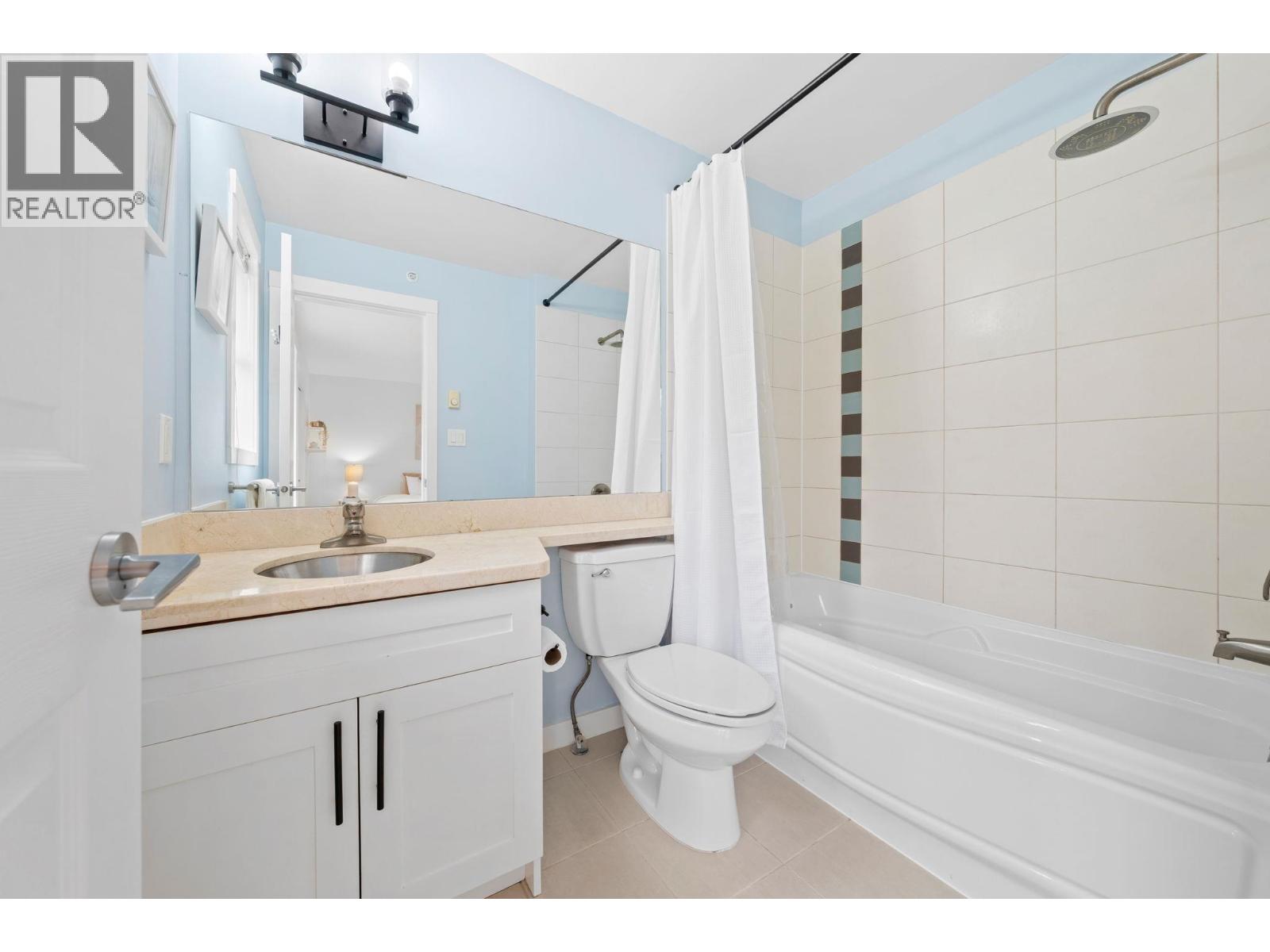 18 1204 MAIN STREET, Squamish