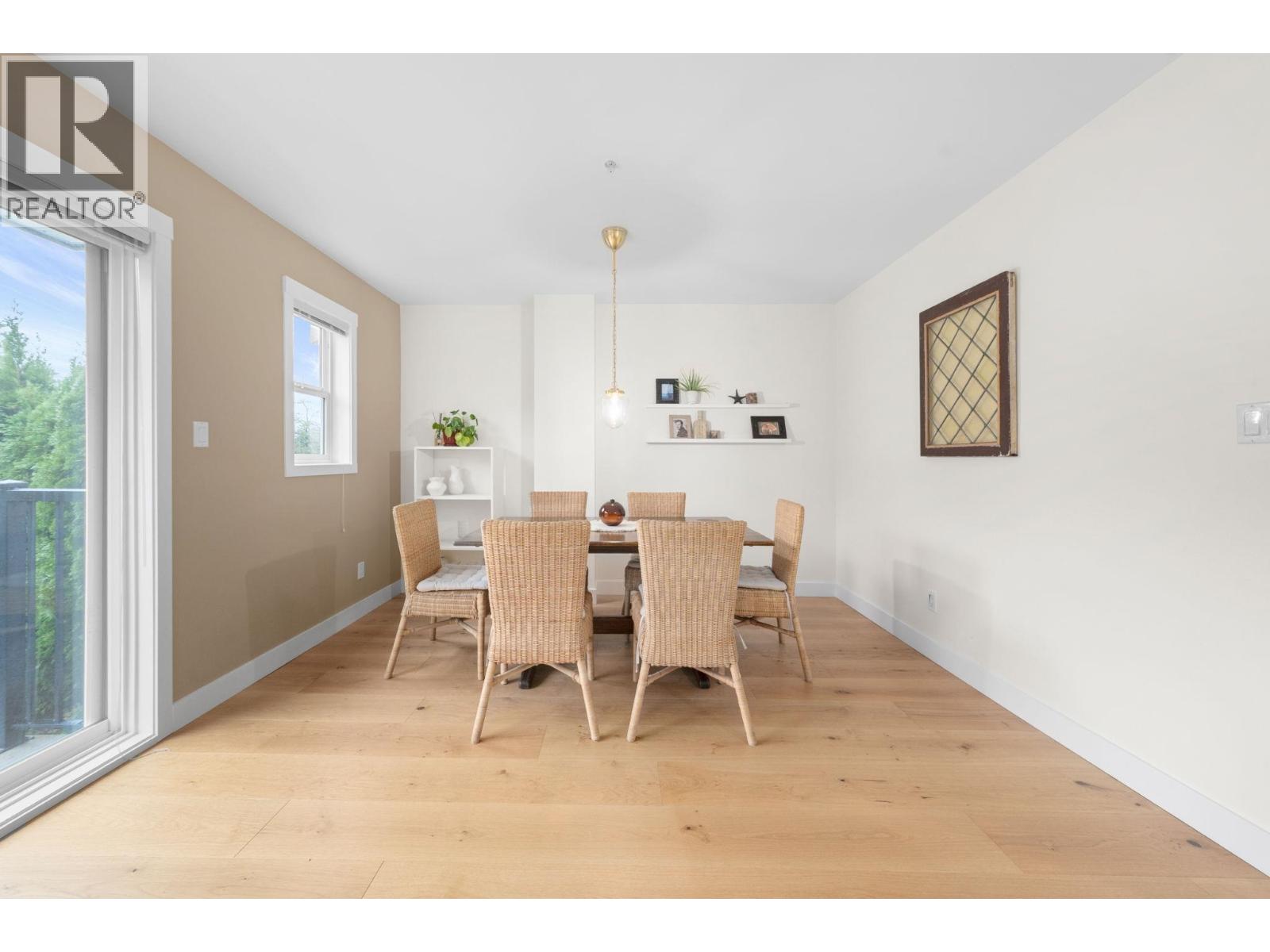 18 1204 MAIN STREET, Squamish