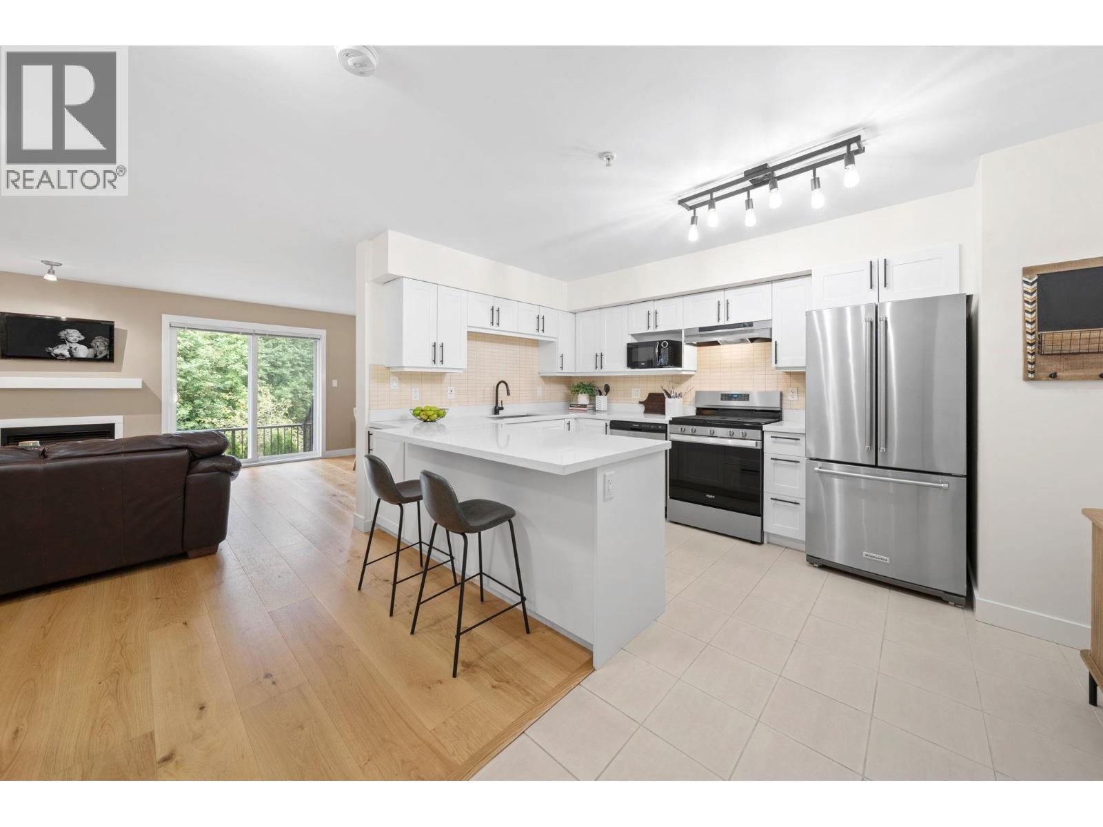 18 1204 MAIN STREET, Squamish