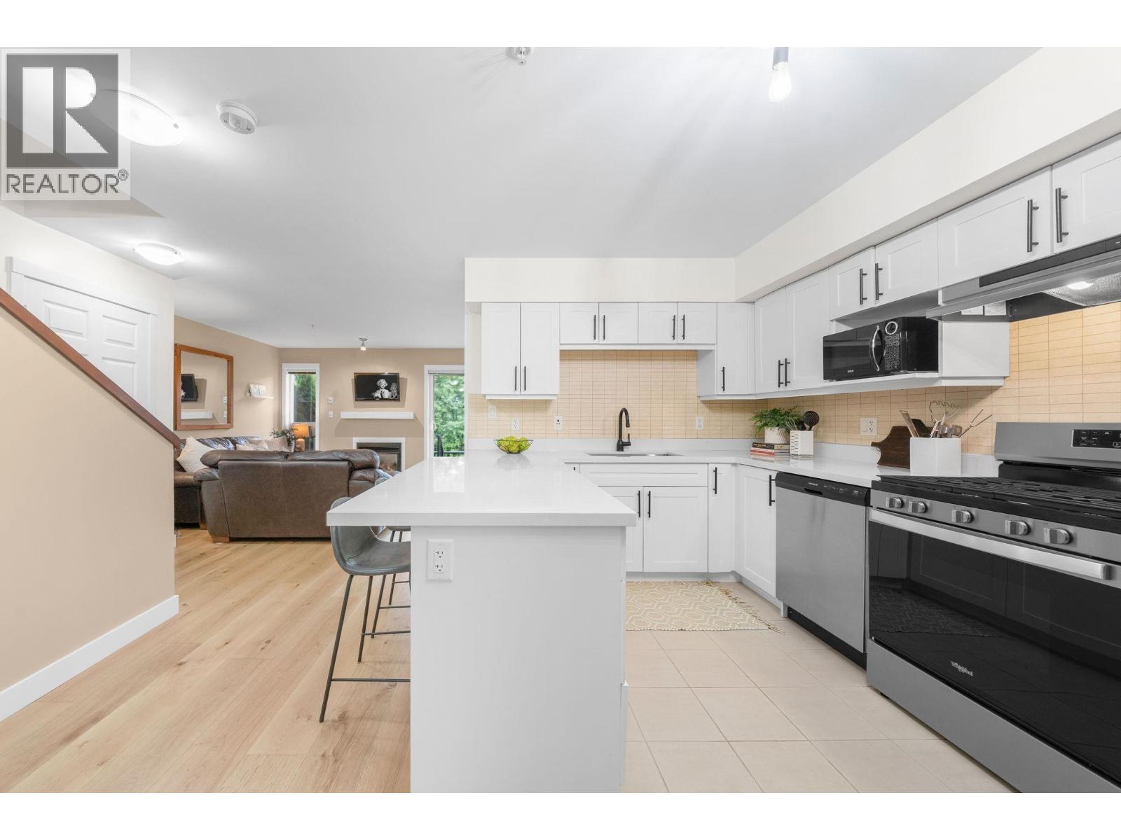18 1204 MAIN STREET, Squamish