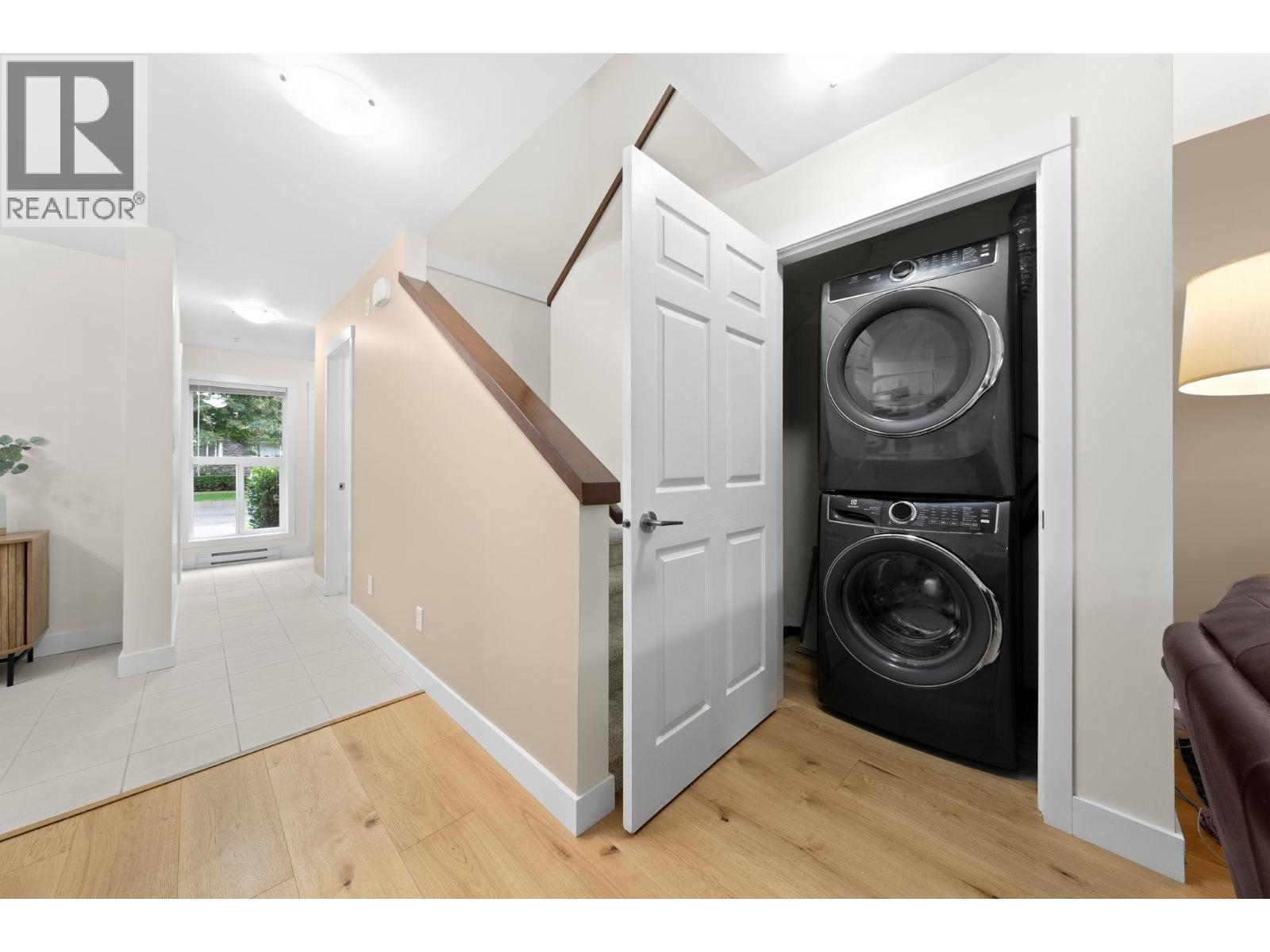 18 1204 MAIN STREET, Squamish