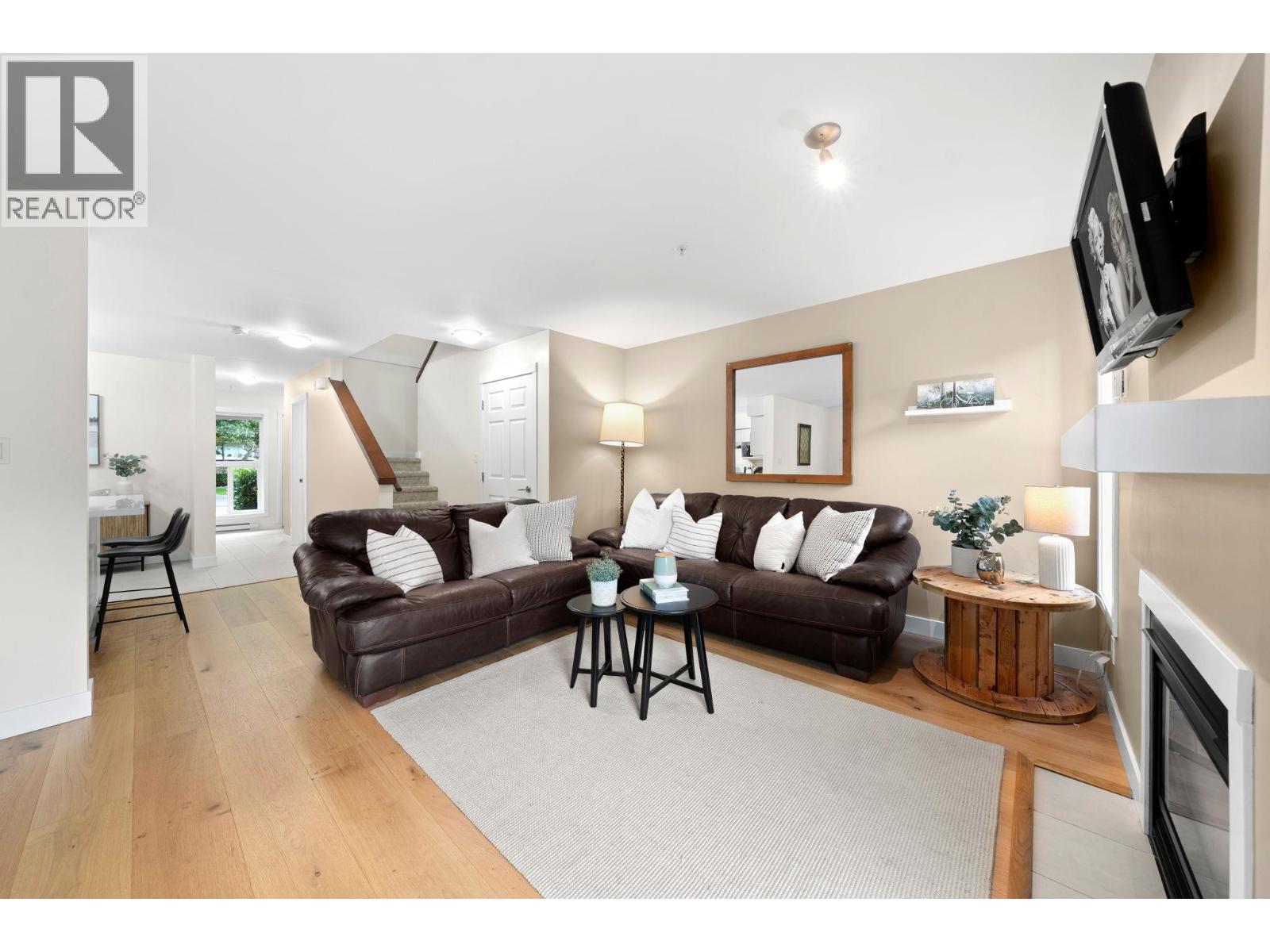 18 1204 MAIN STREET, Squamish
