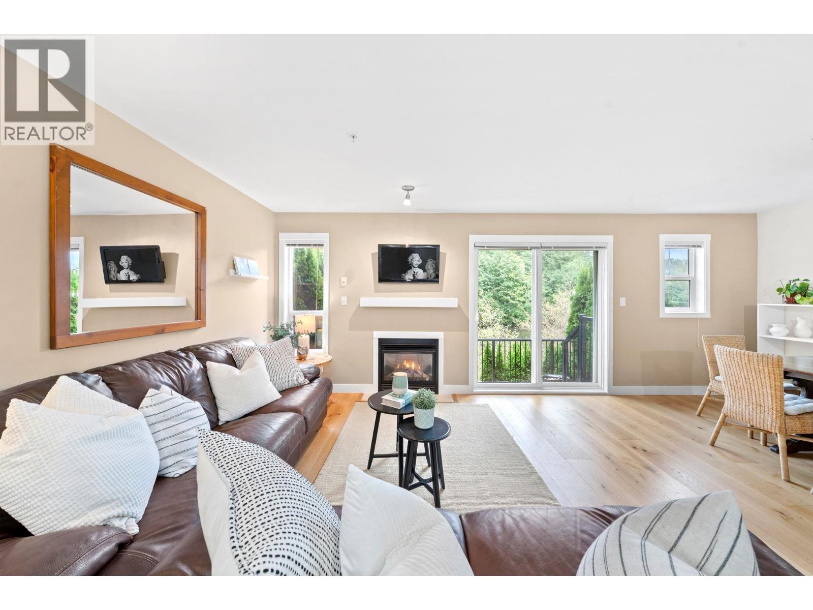18 1204 MAIN STREET, Squamish